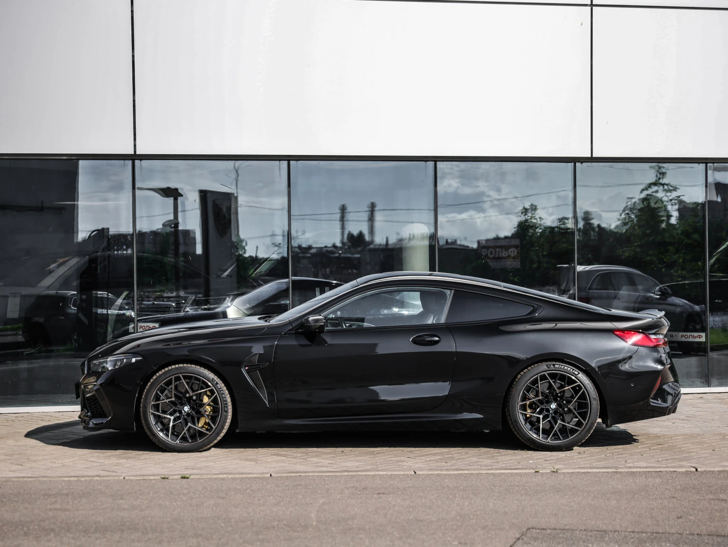 BMW M8, 2023