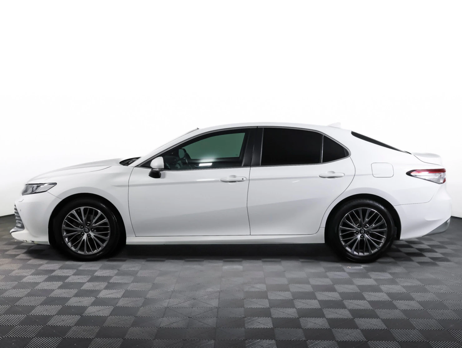 Toyota Camry, 2019