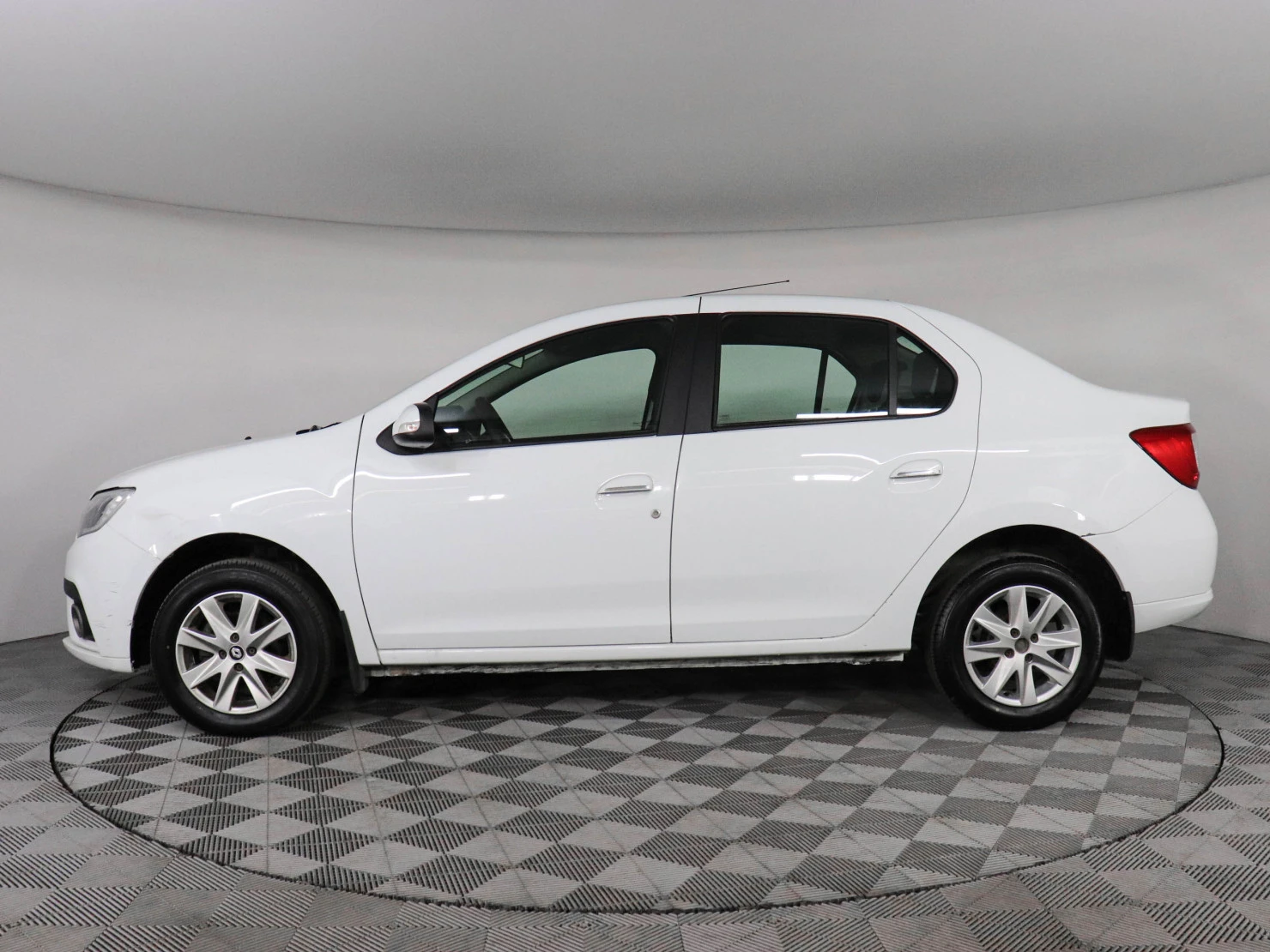 Renault Logan, 2019