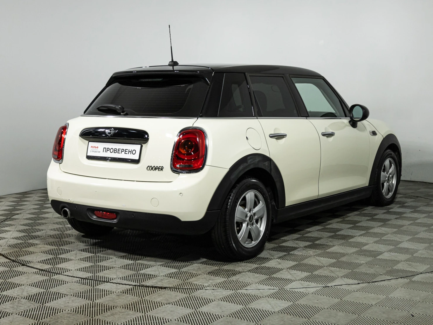 MINI Hatch, 2016
