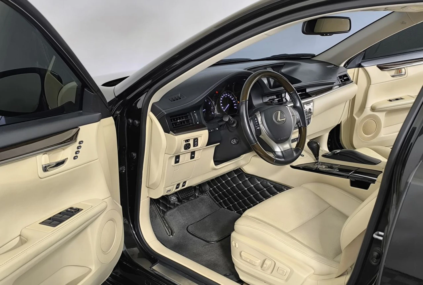 Lexus ES, 2014