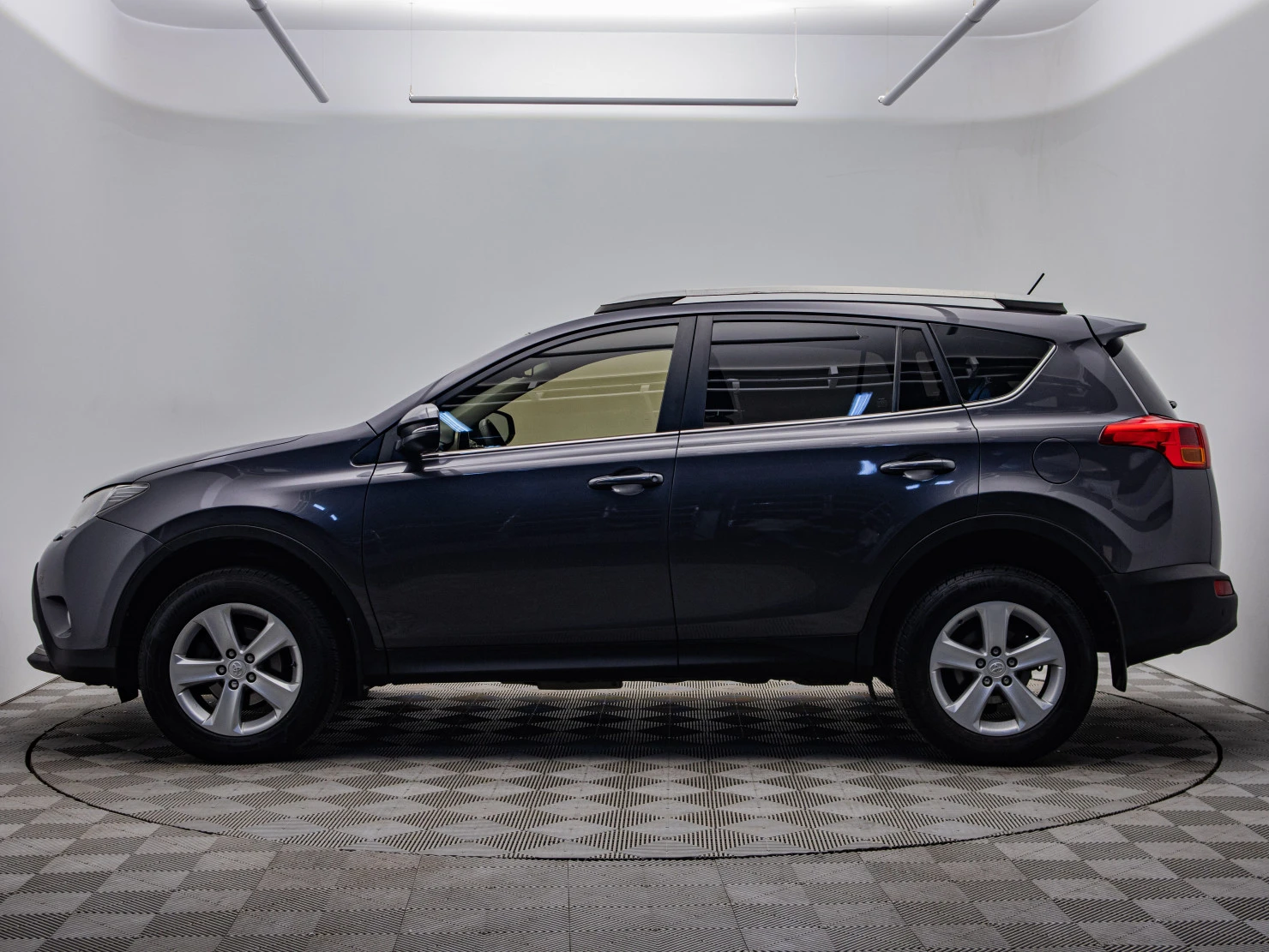 Toyota RAV4, 2013