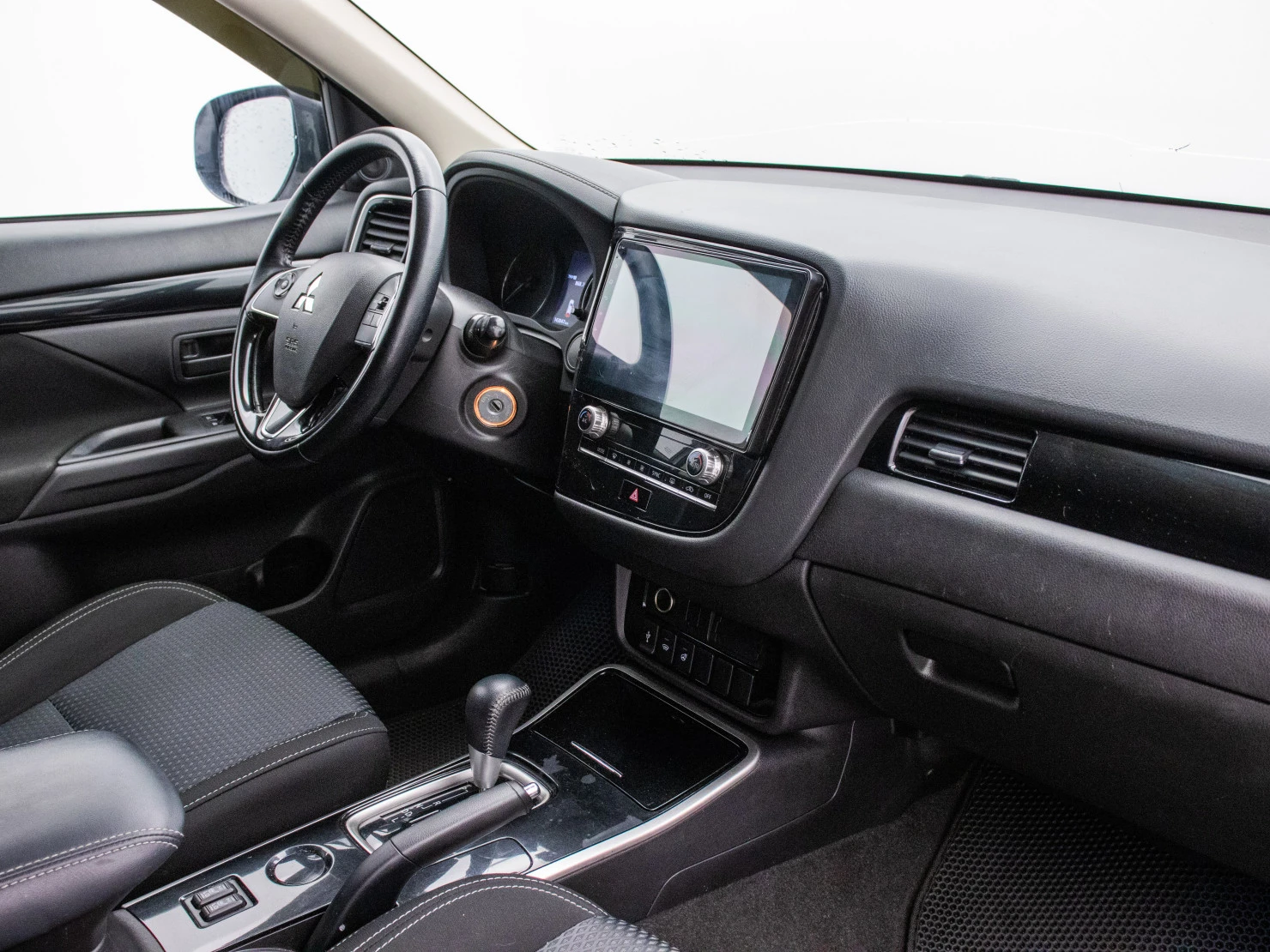 Mitsubishi OUTLANDER, 2021