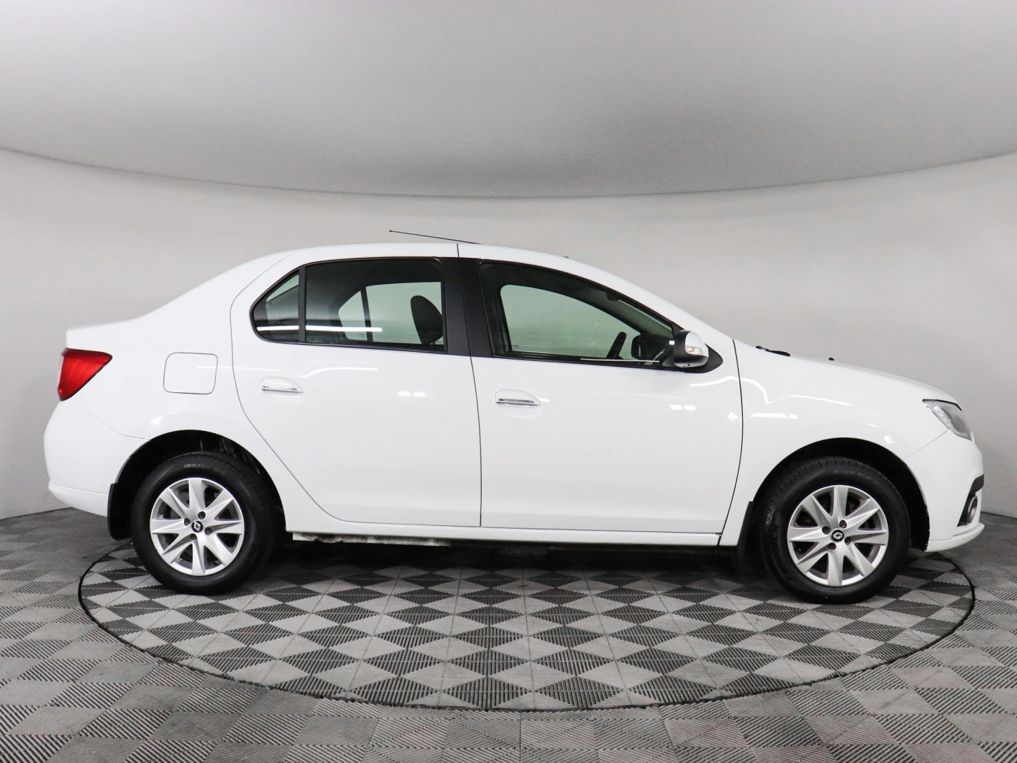 Renault Logan, 2019