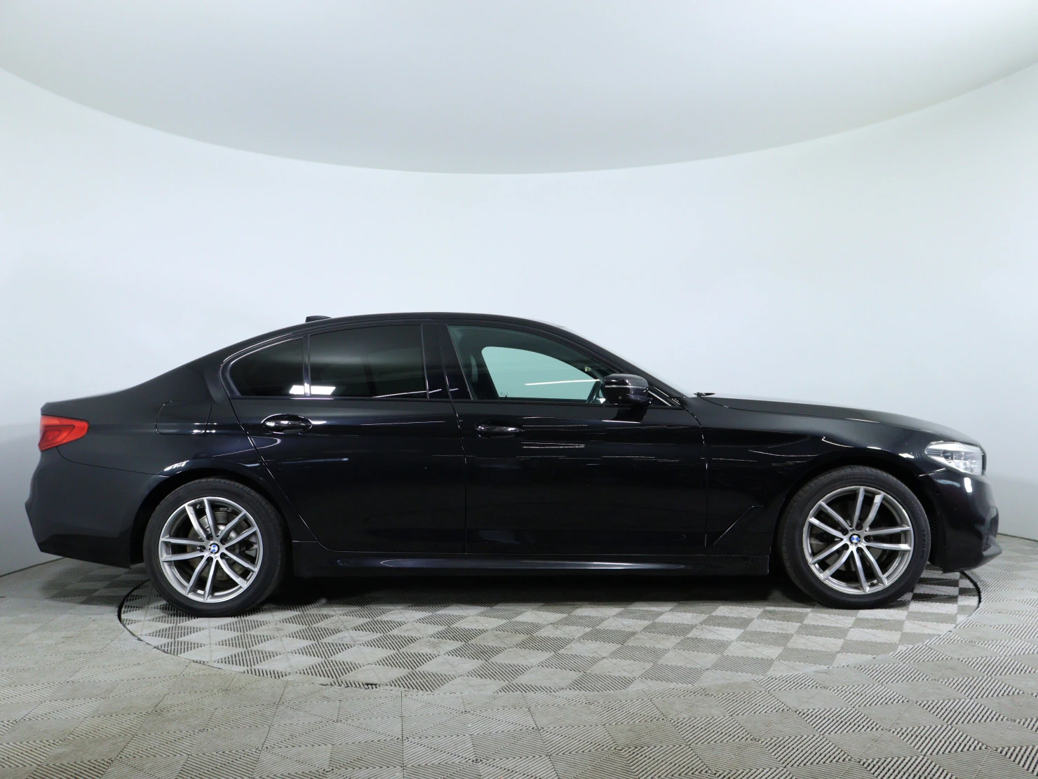 BMW 5 серии, 2017