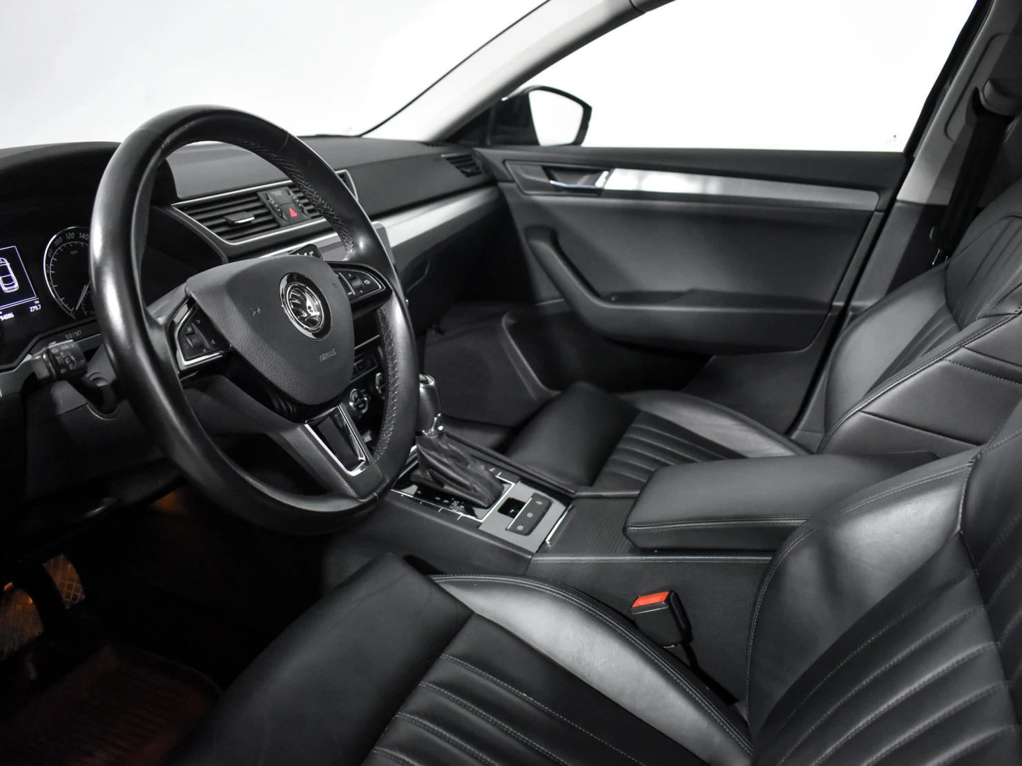 ŠKODA SUPERB, 2019
