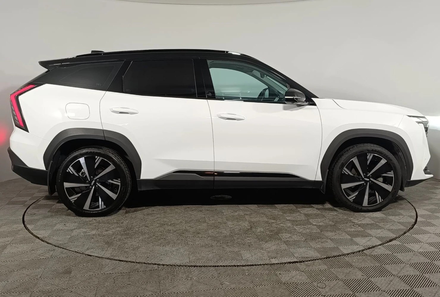 Geely Atlas, 2024