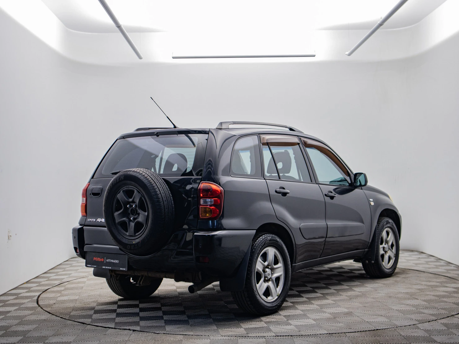Toyota RAV4, 2005