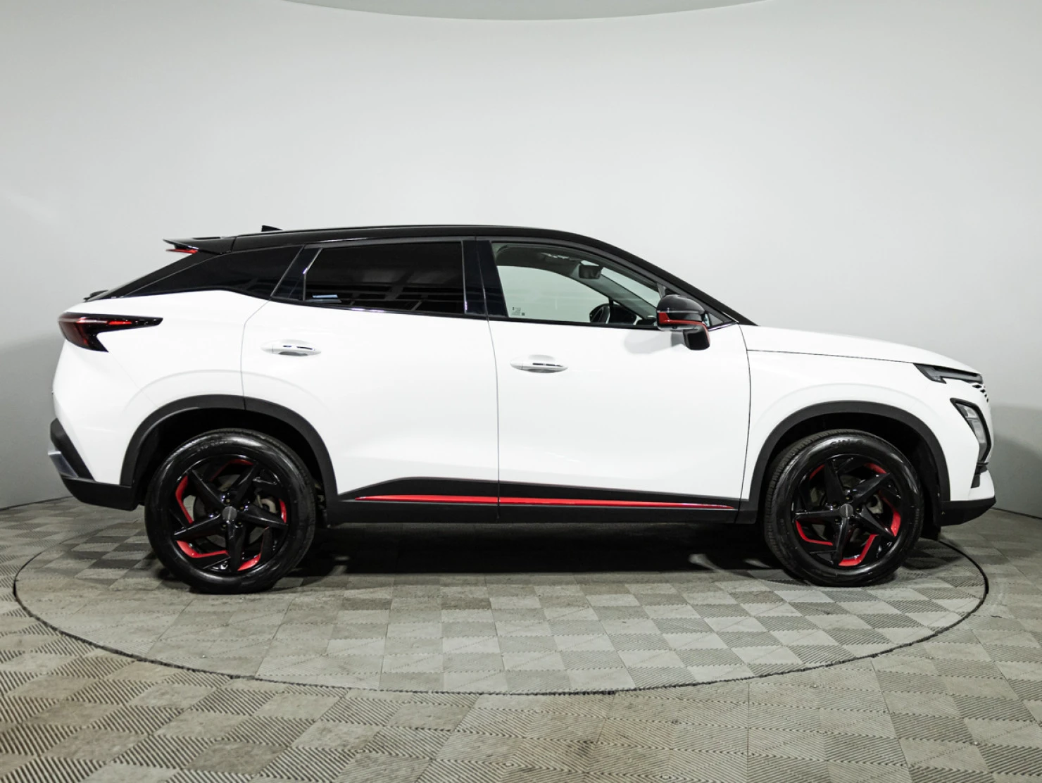 OMODA C5, 2023