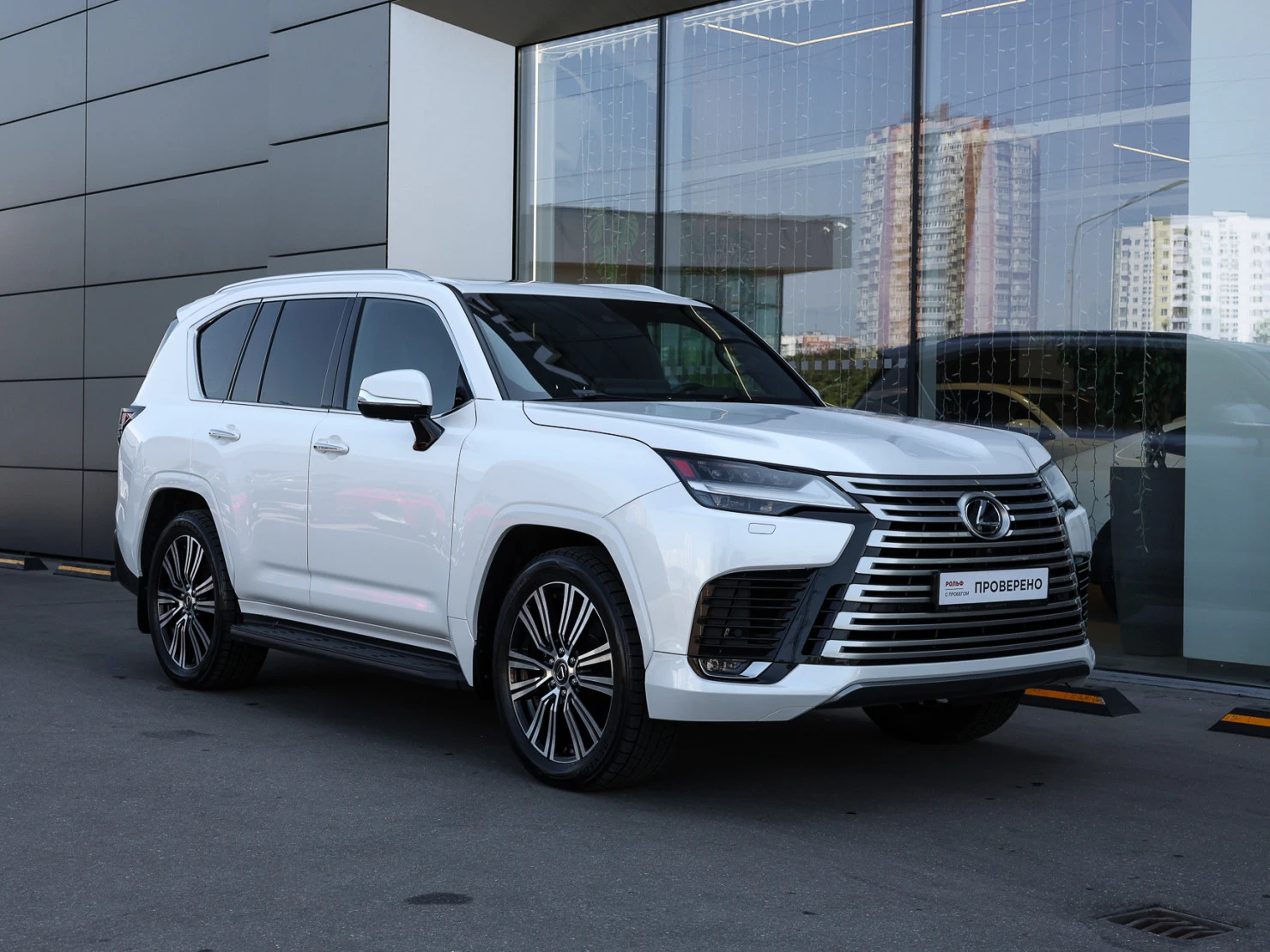 Lexus LX, 2022