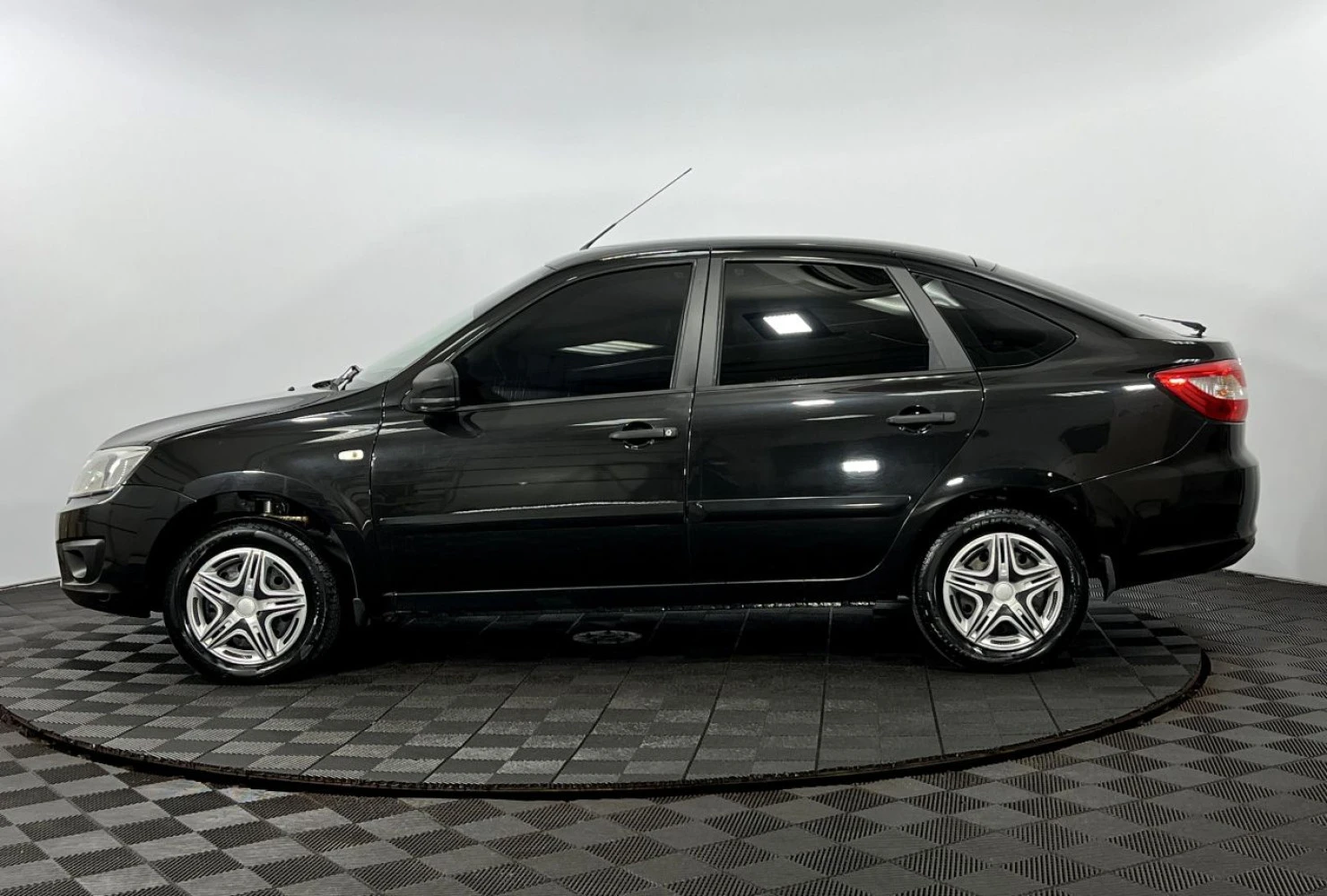 LADA (ВАЗ) Granta, 2018
