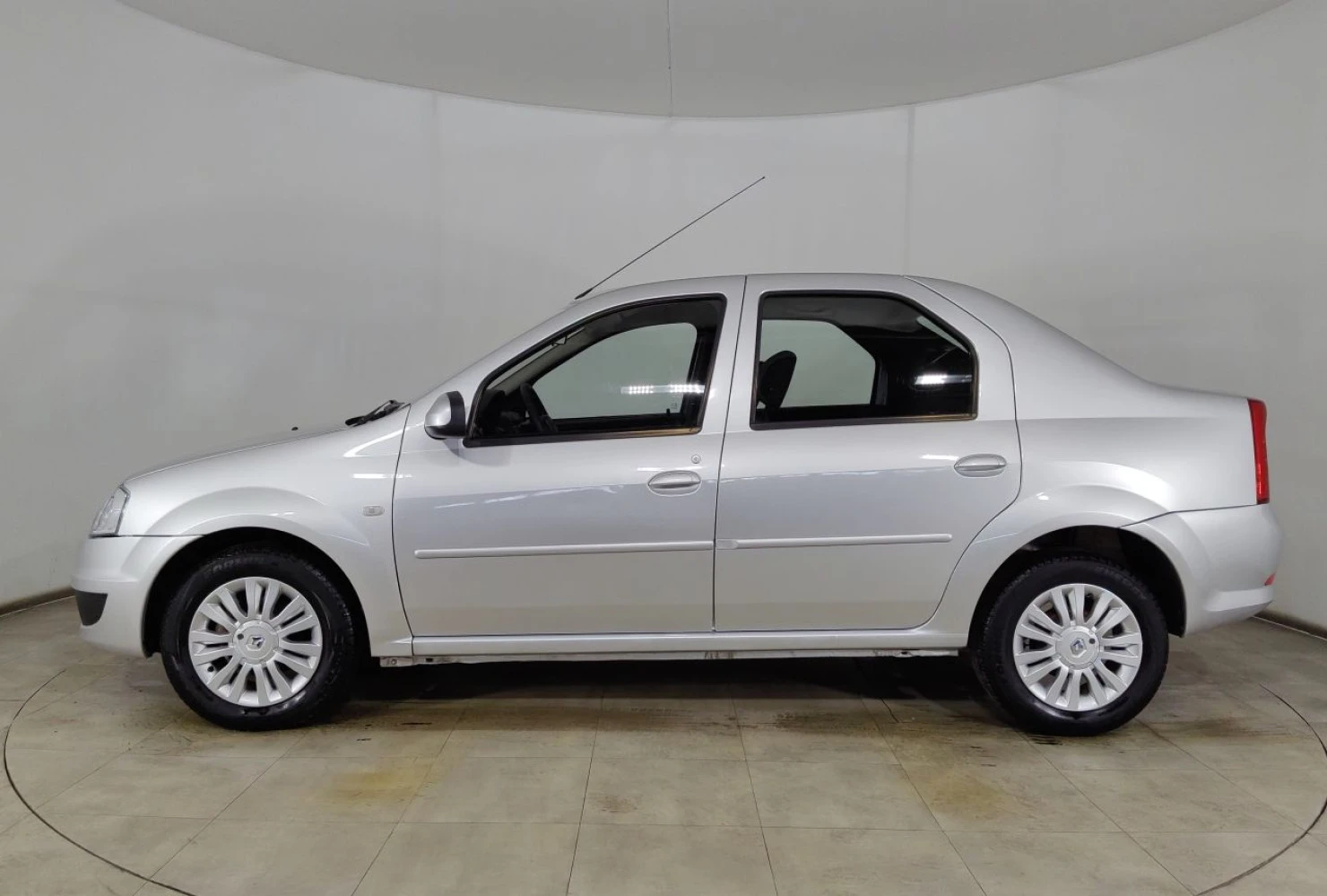 Renault Logan, 2012