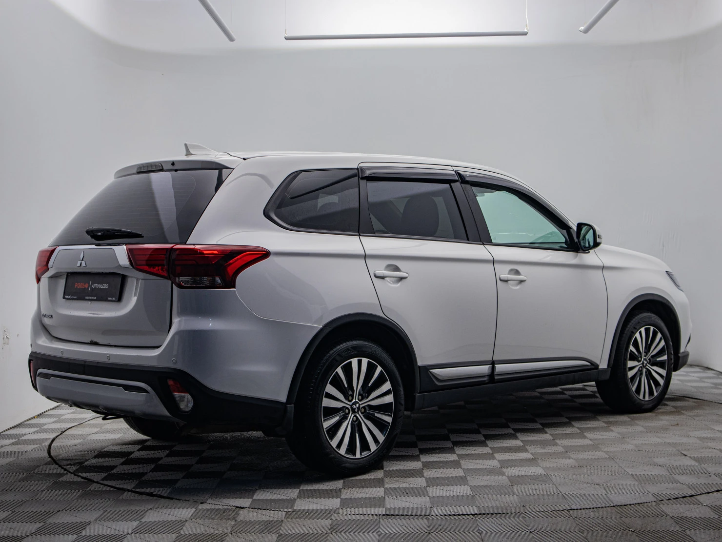 Mitsubishi OUTLANDER, 2021