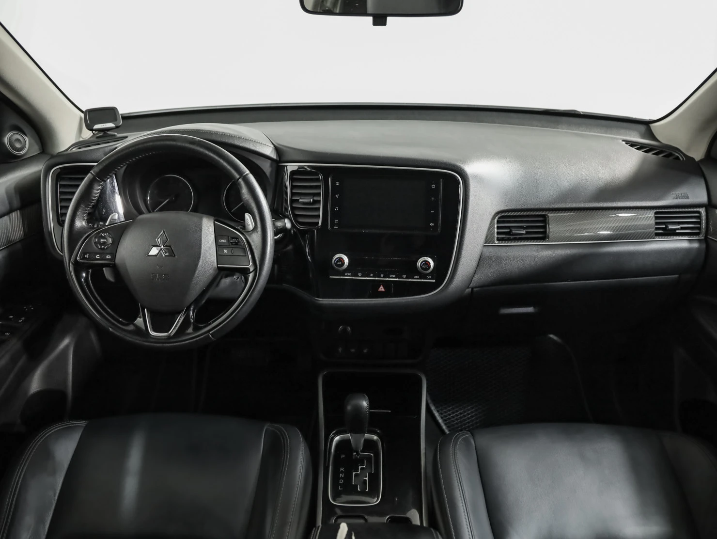 Mitsubishi OUTLANDER, 2020