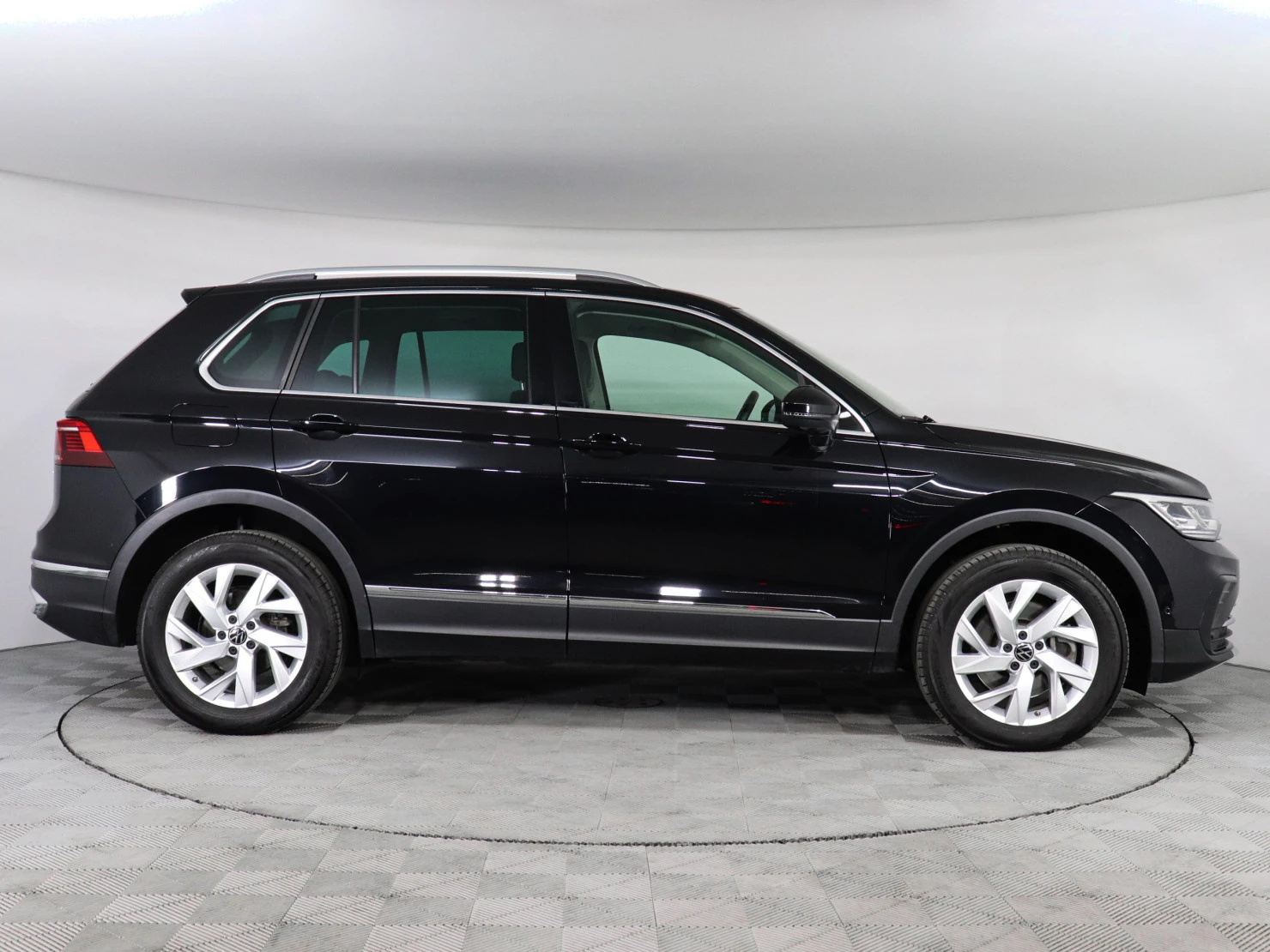 Volkswagen Tiguan, 2021