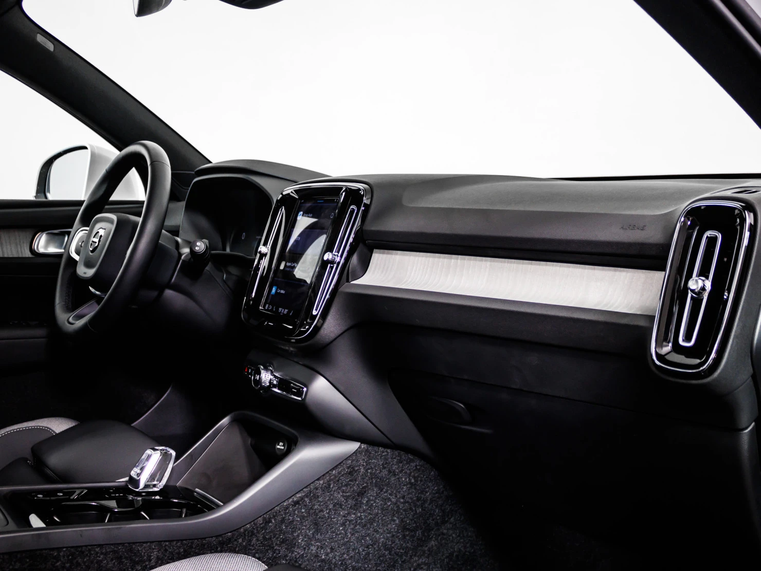 Volvo XC40, 2024
