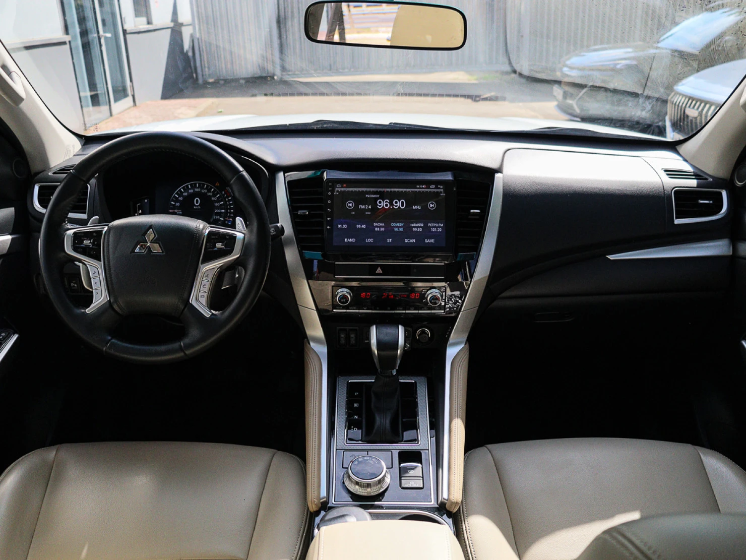 Mitsubishi Montero Sport, 2022
