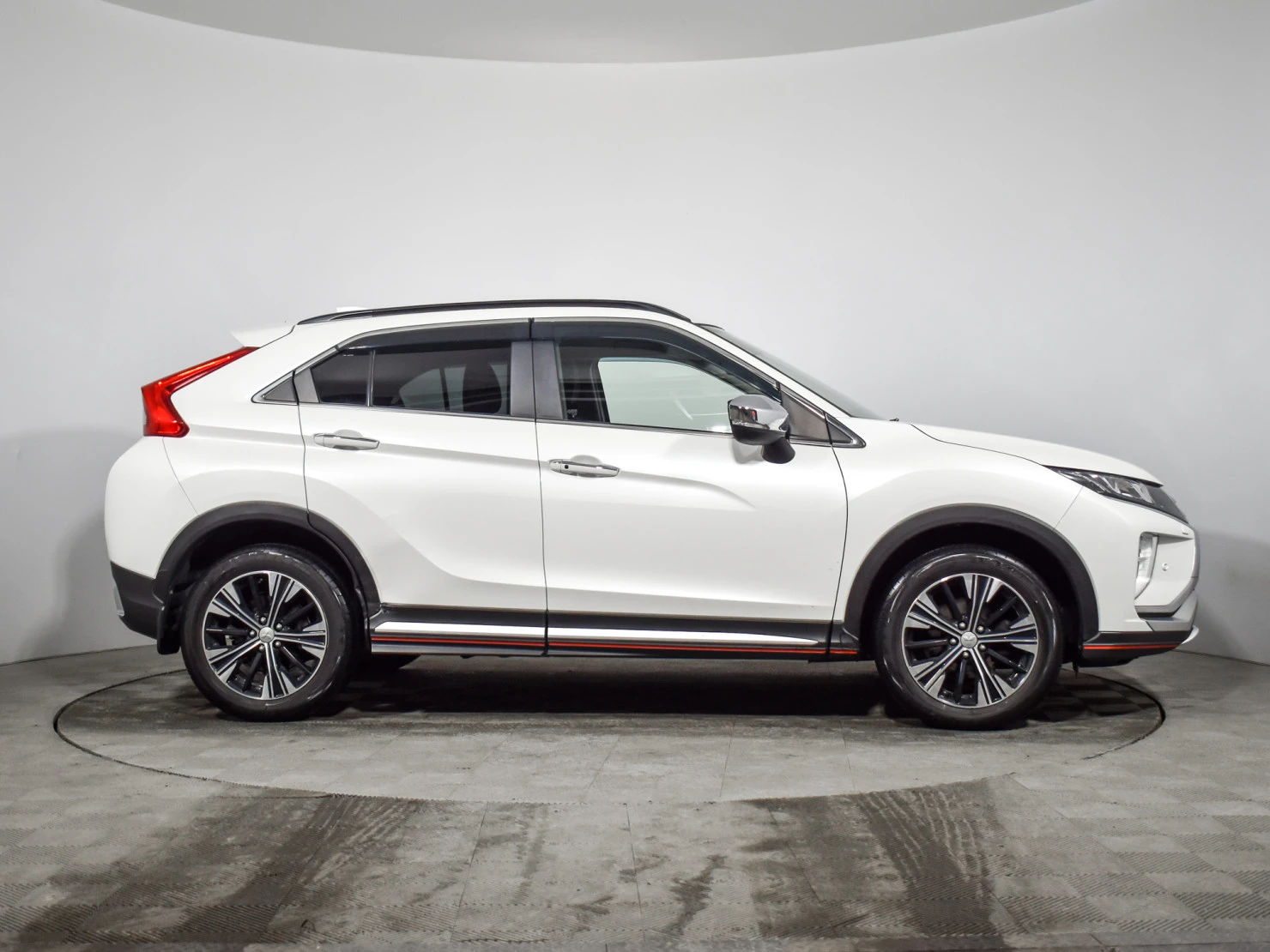 Mitsubishi ECLIPSE CROSS, 2019
