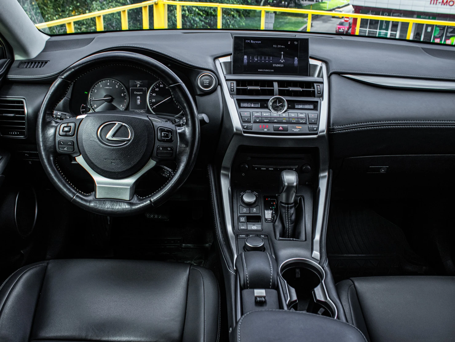 Lexus NX, 2016