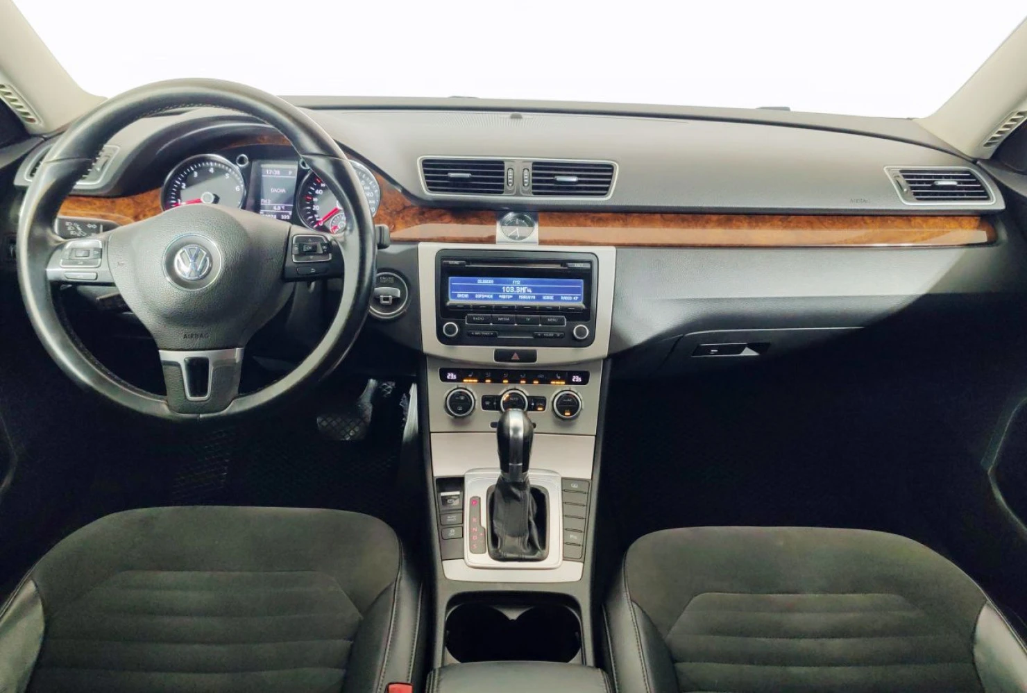 Volkswagen Passat, 2012