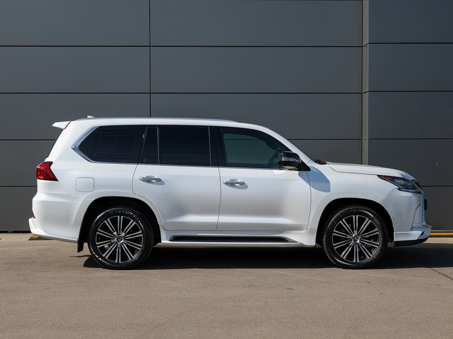 Lexus LX, 2020