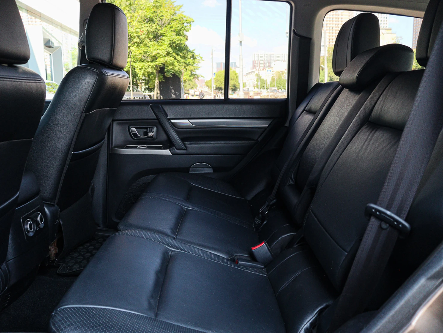 Mitsubishi PAJERO, 2011