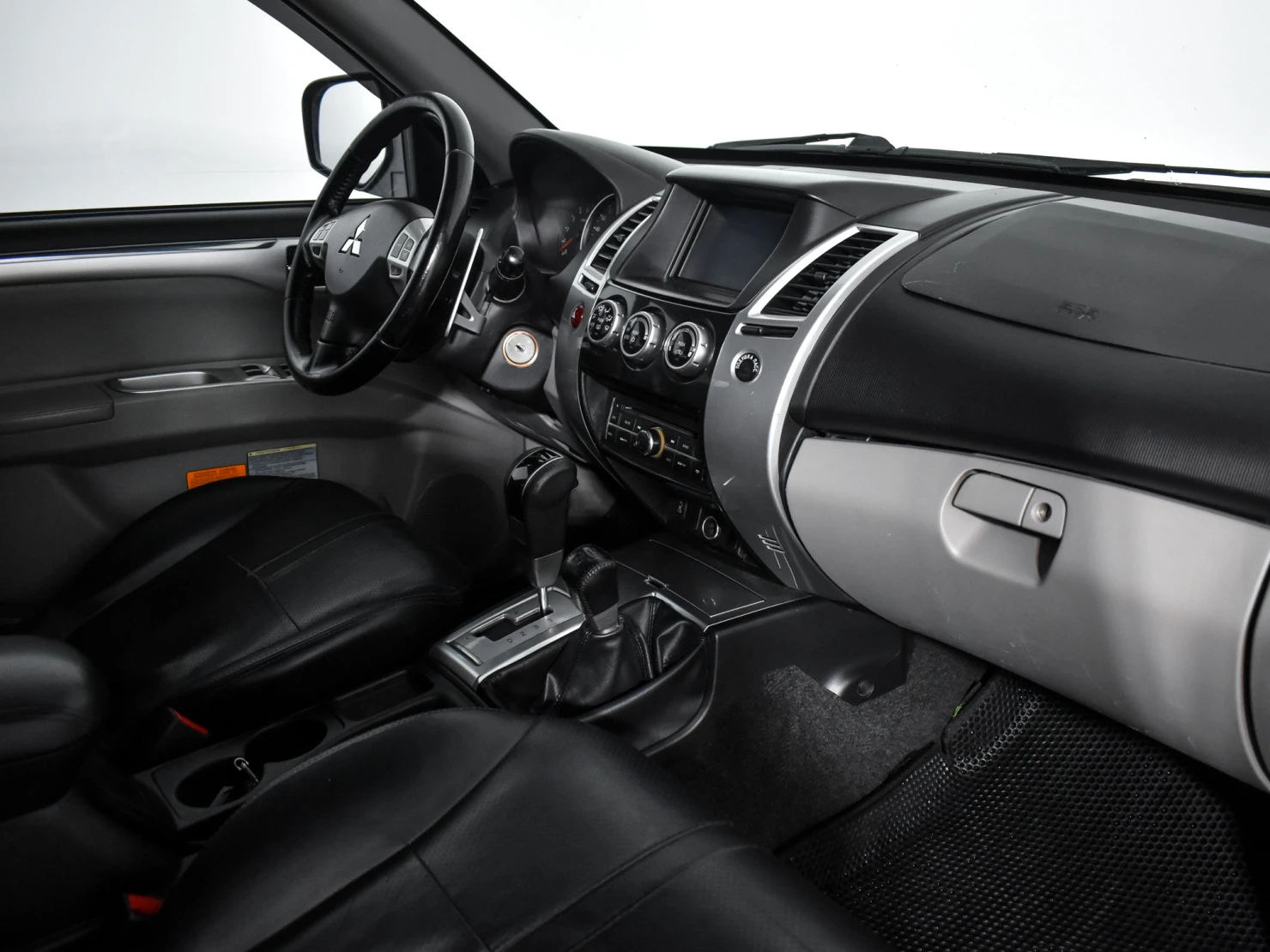 Mitsubishi PAJERO SPORT, 2014
