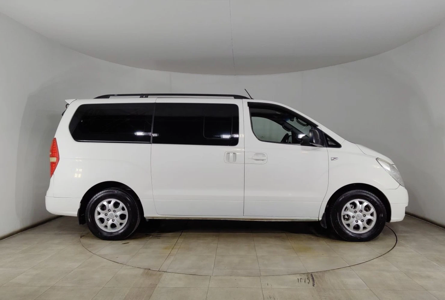 Hyundai Grand Starex, 2011