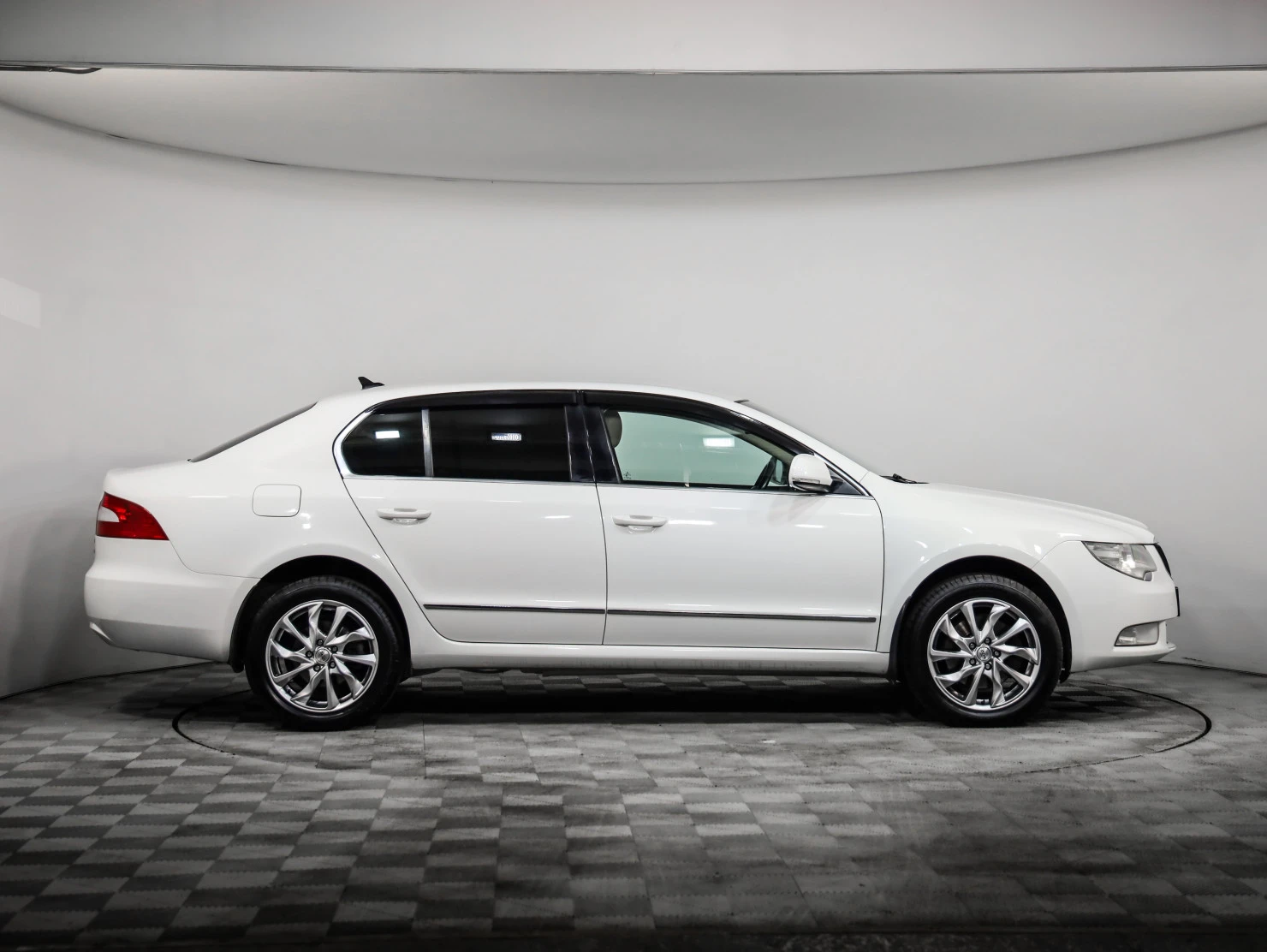 ŠKODA SUPERB, 2012