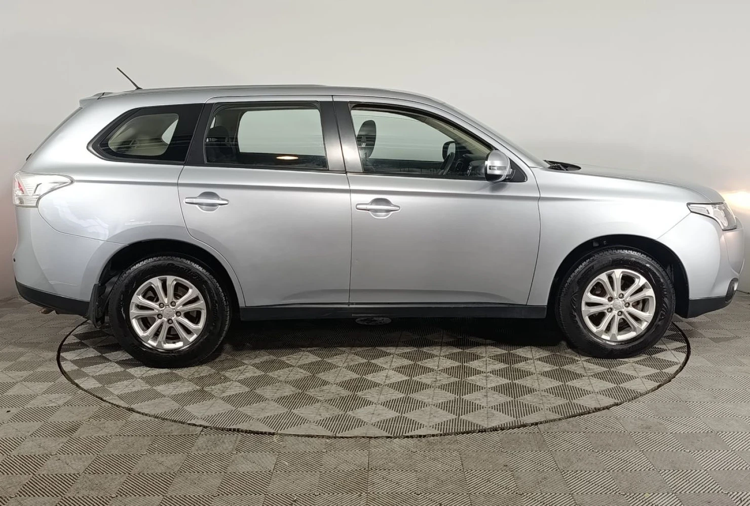 Mitsubishi OUTLANDER, 2012