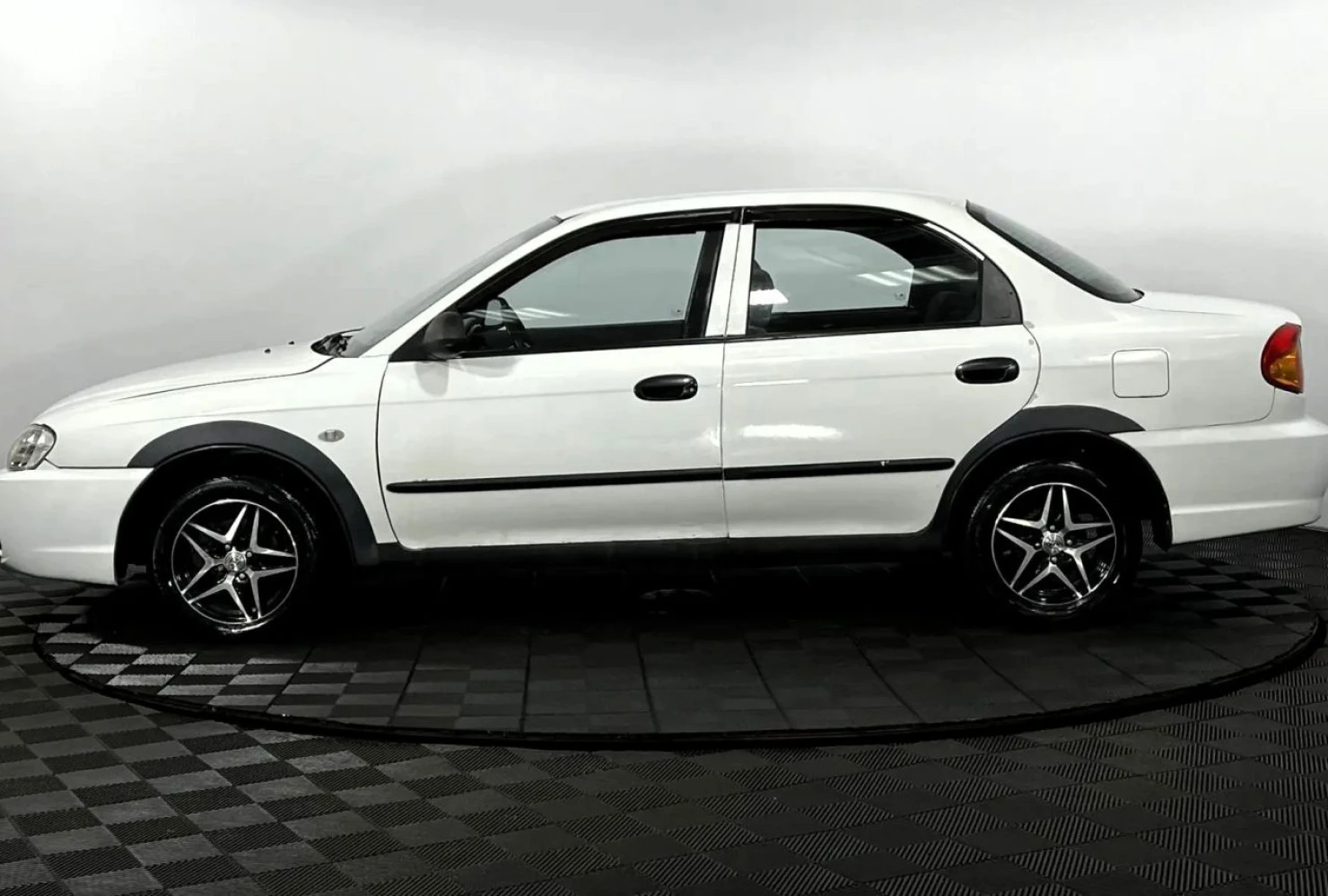 Kia Spectra, 2005