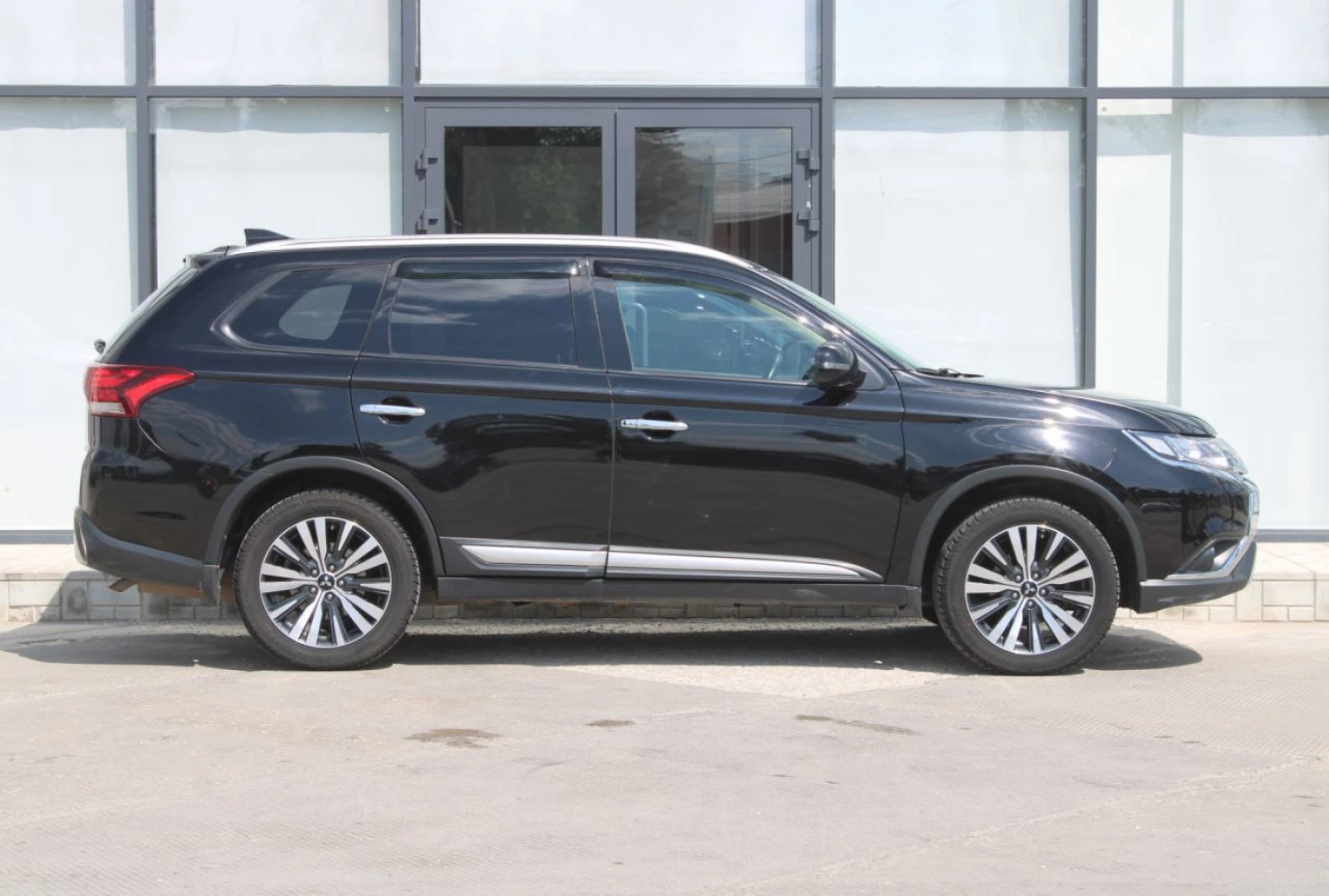 Mitsubishi OUTLANDER, 2019