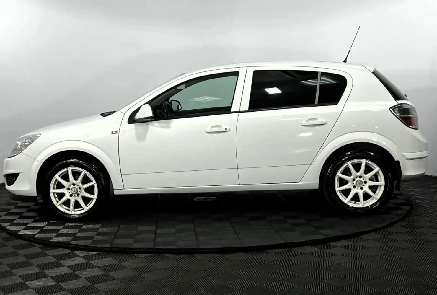 Opel Astra, 2012