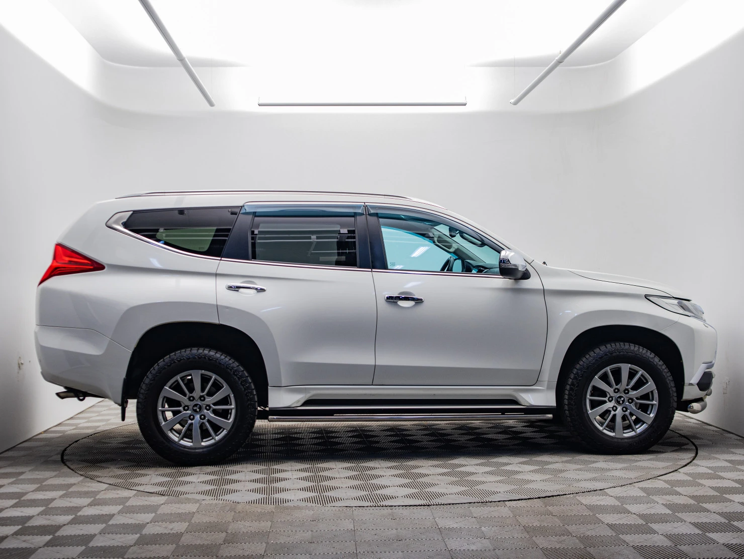 Mitsubishi PAJERO SPORT, 2016