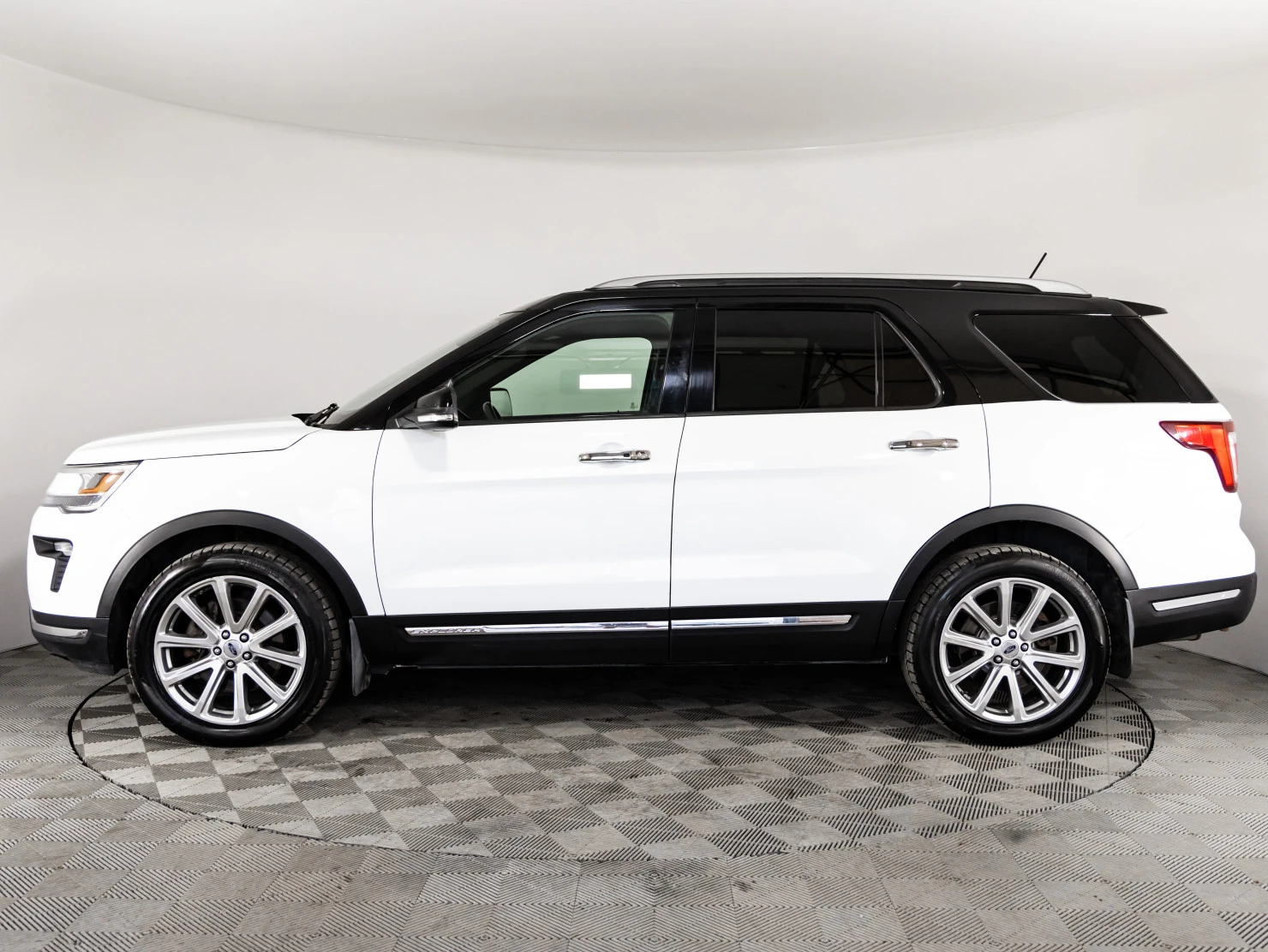 Ford Explorer, 2019
