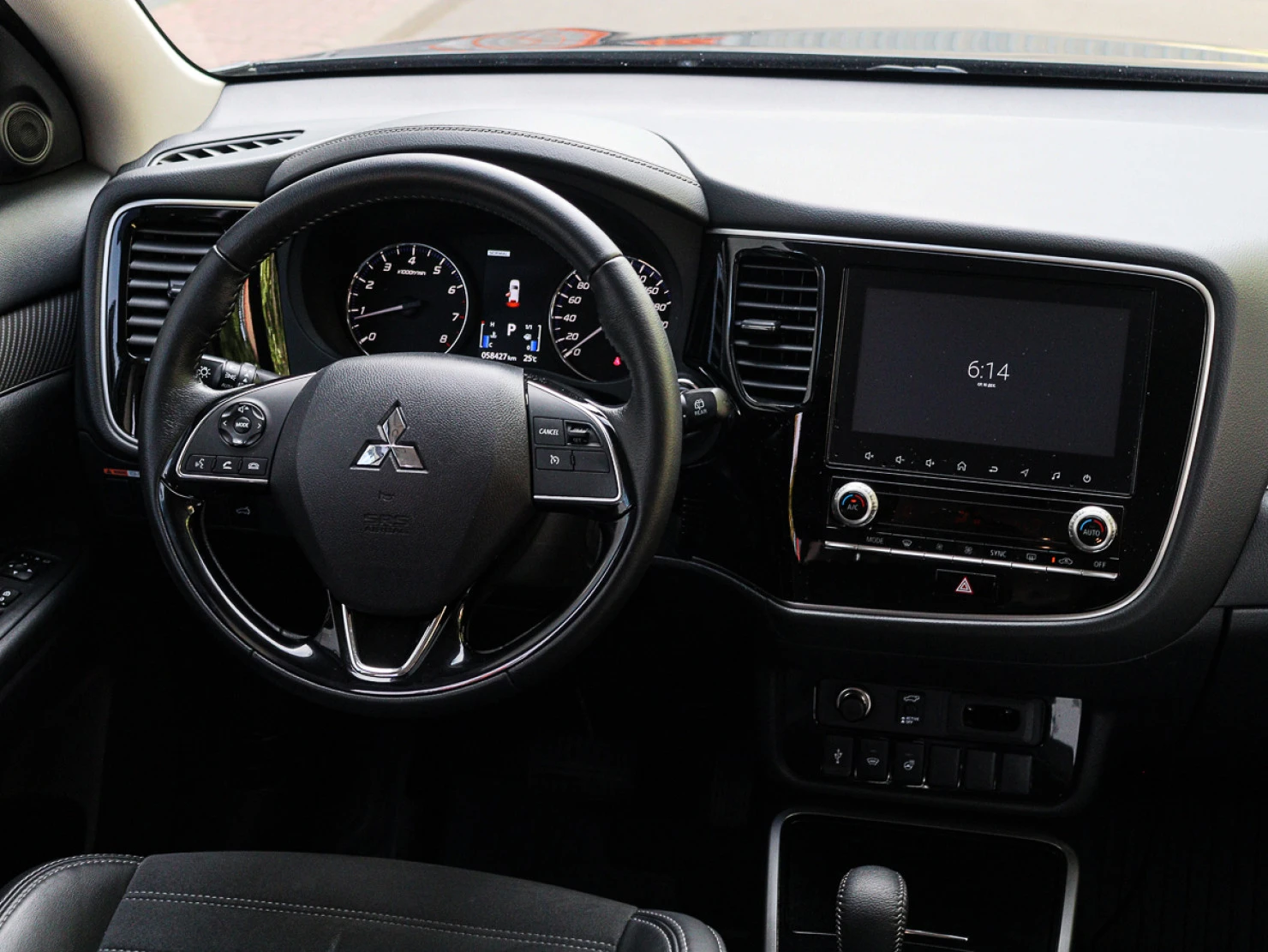 Mitsubishi OUTLANDER, 2021