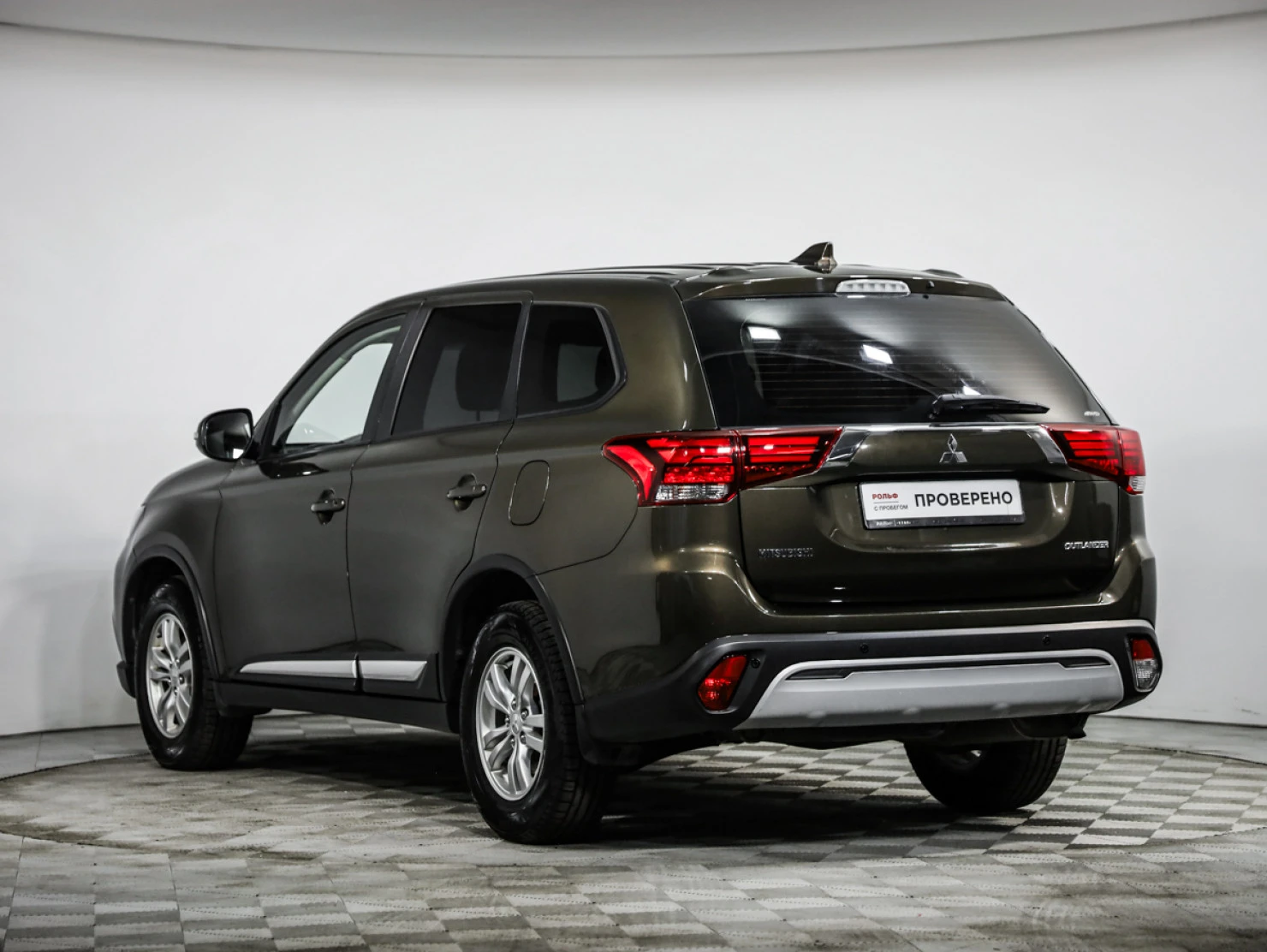 Mitsubishi OUTLANDER, 2020