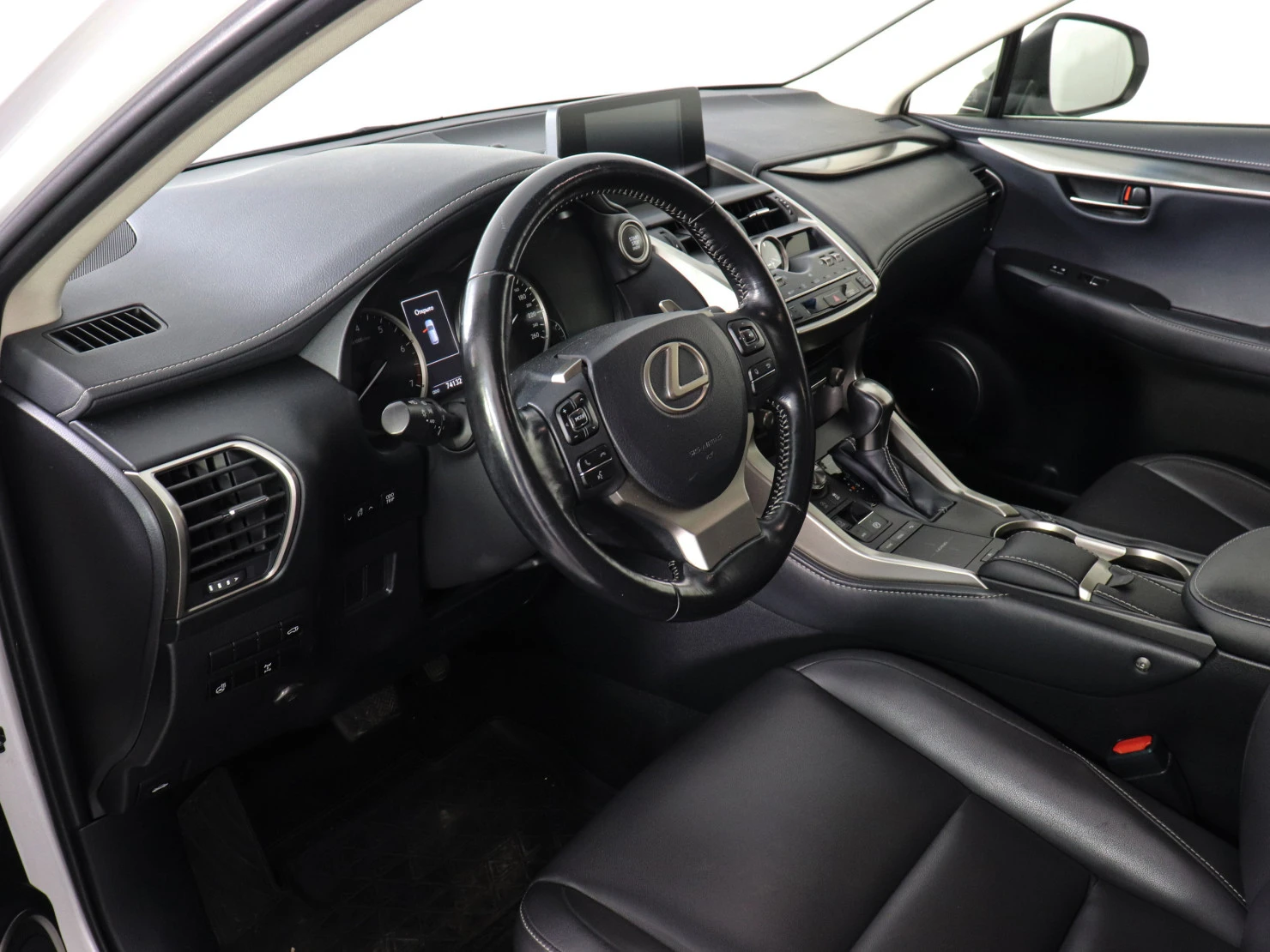 Lexus NX, 2017