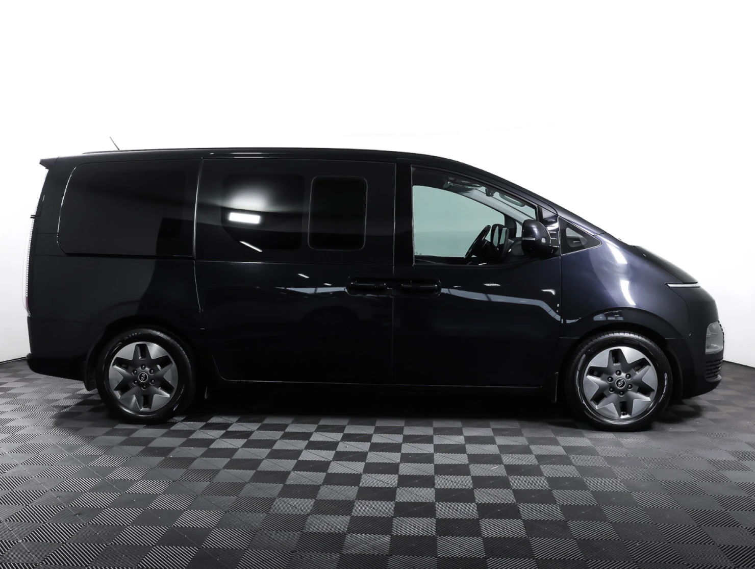 Hyundai Staria, 2021