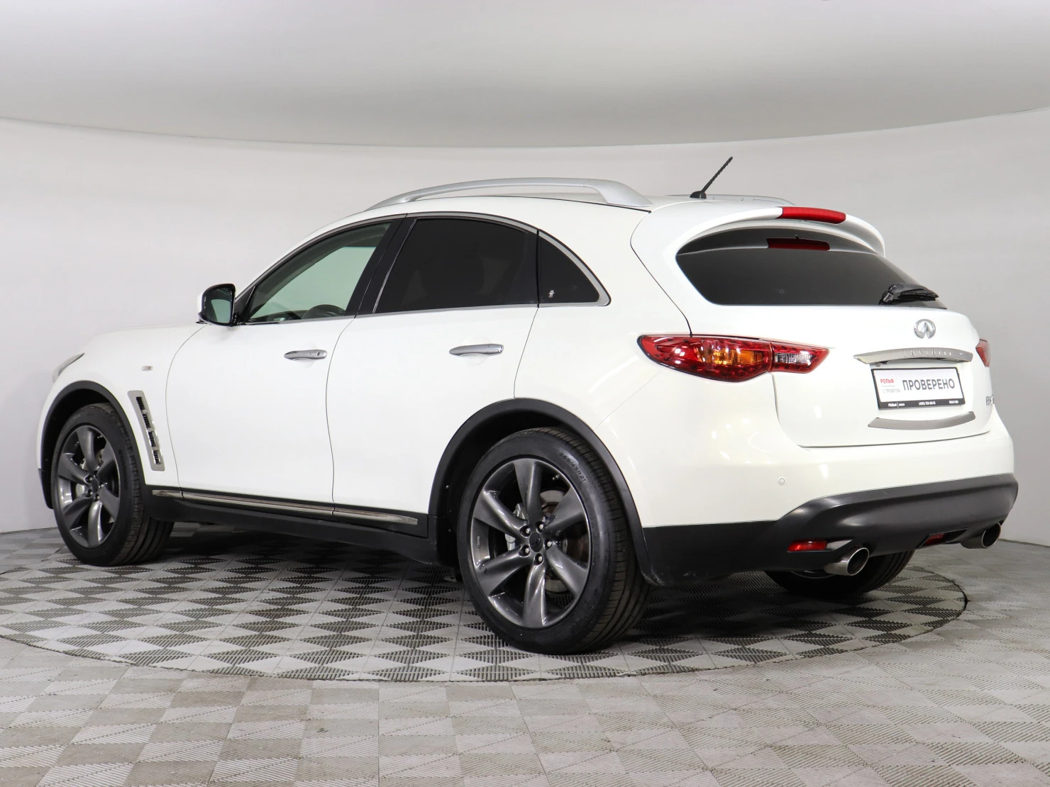 Infiniti FX, 2010