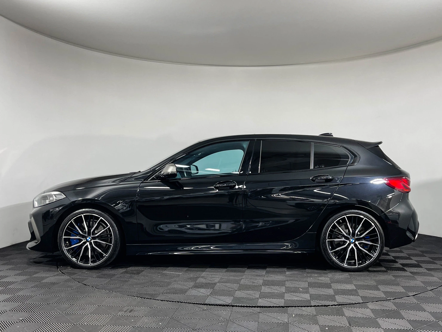 BMW 1 серии, 2022
