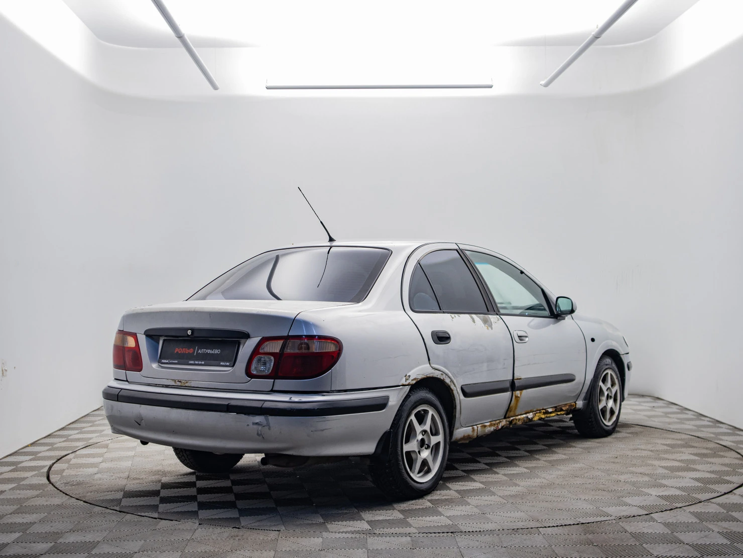 Nissan Almera, 2001