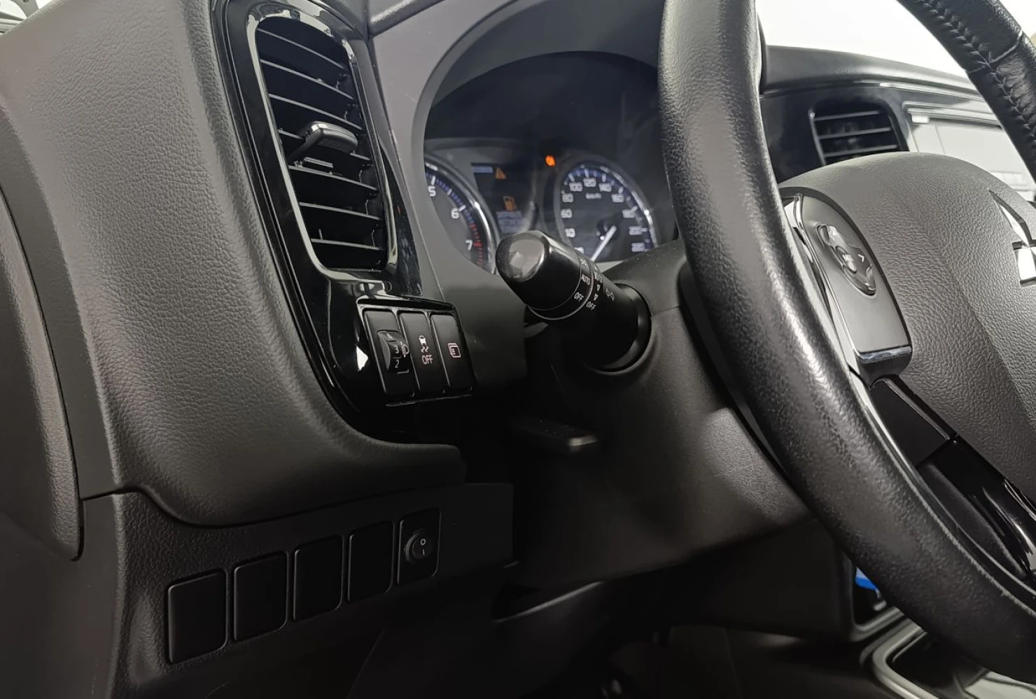 Mitsubishi OUTLANDER, 2018