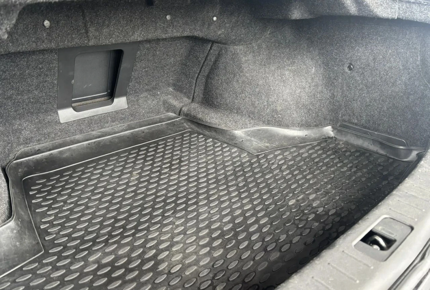 Infiniti M, 2012