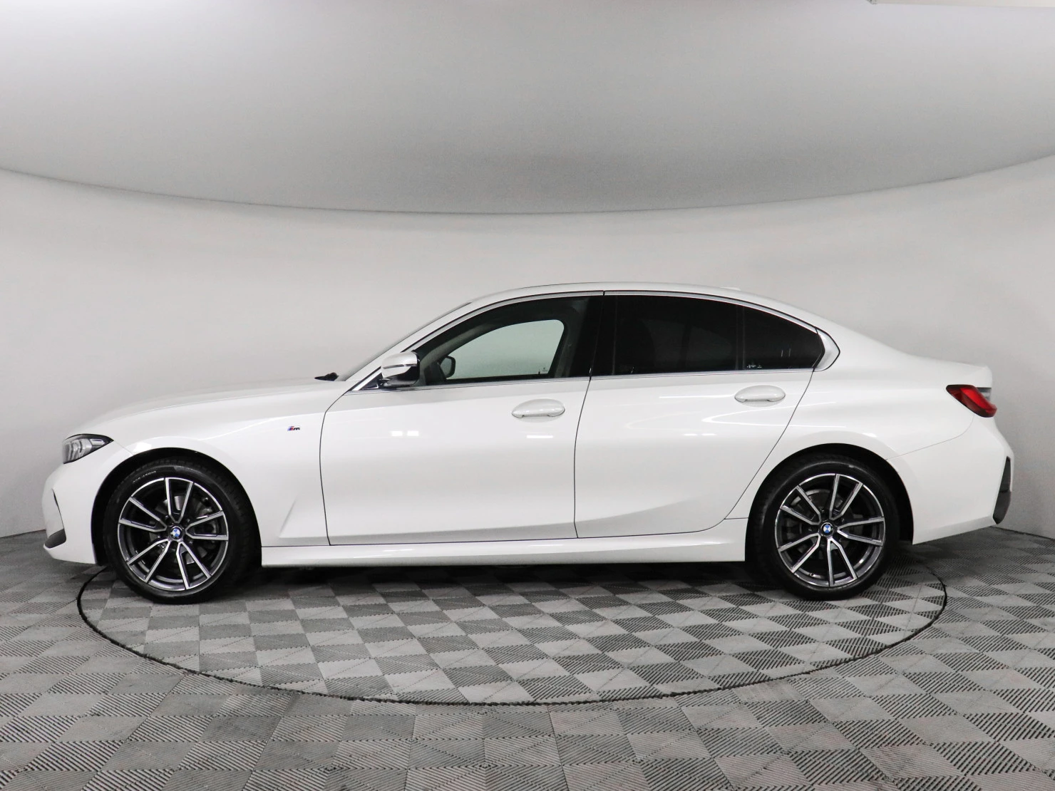 BMW 3 серии, 2024