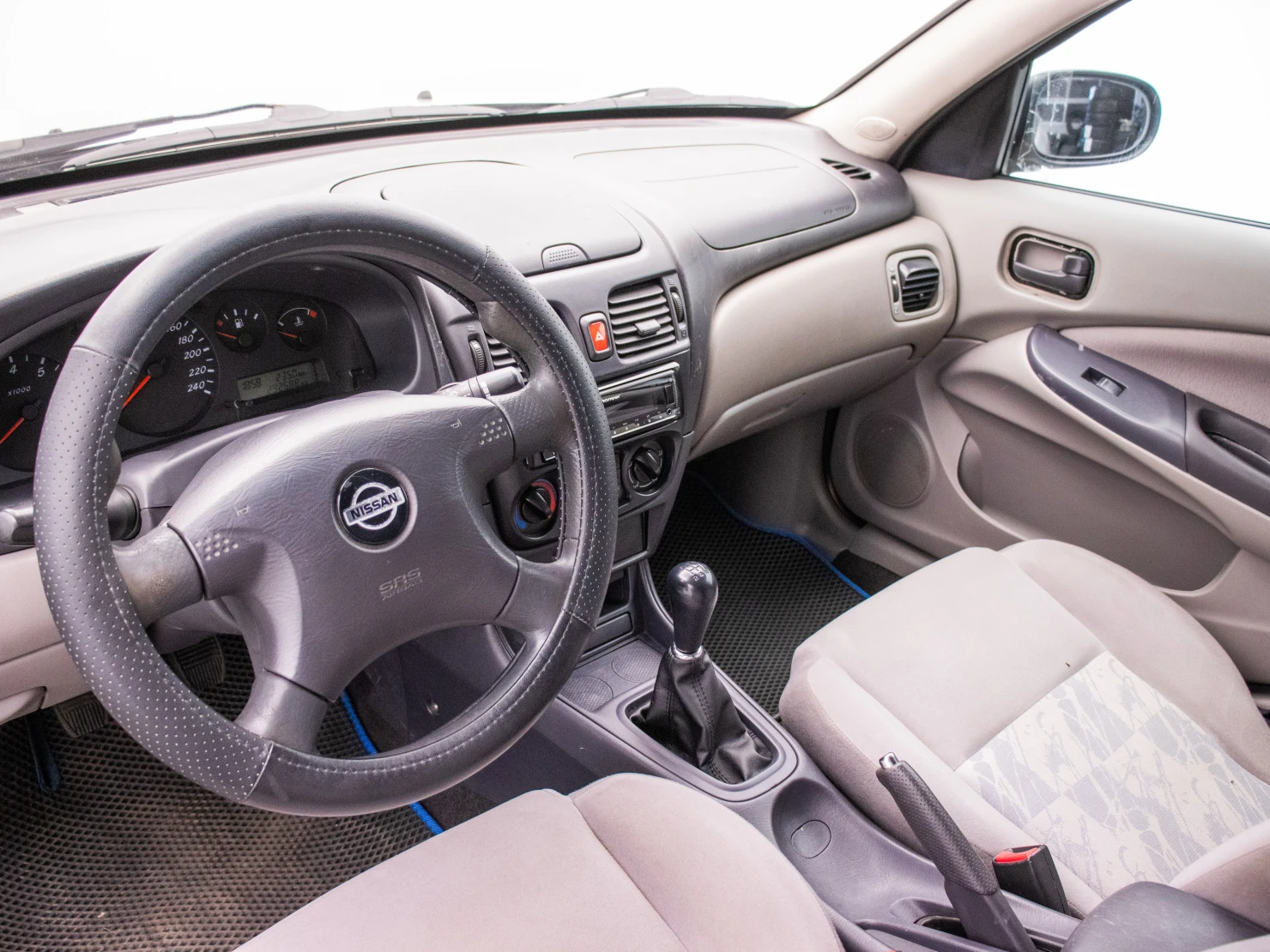 Nissan Almera, 2002