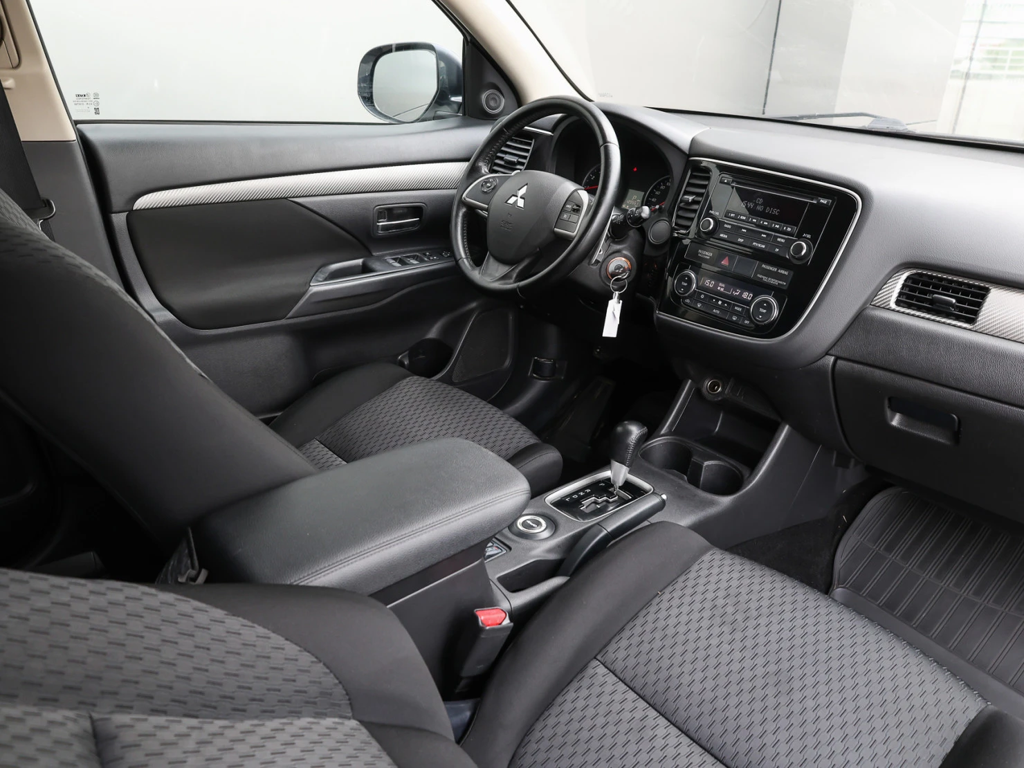 Mitsubishi OUTLANDER, 2014