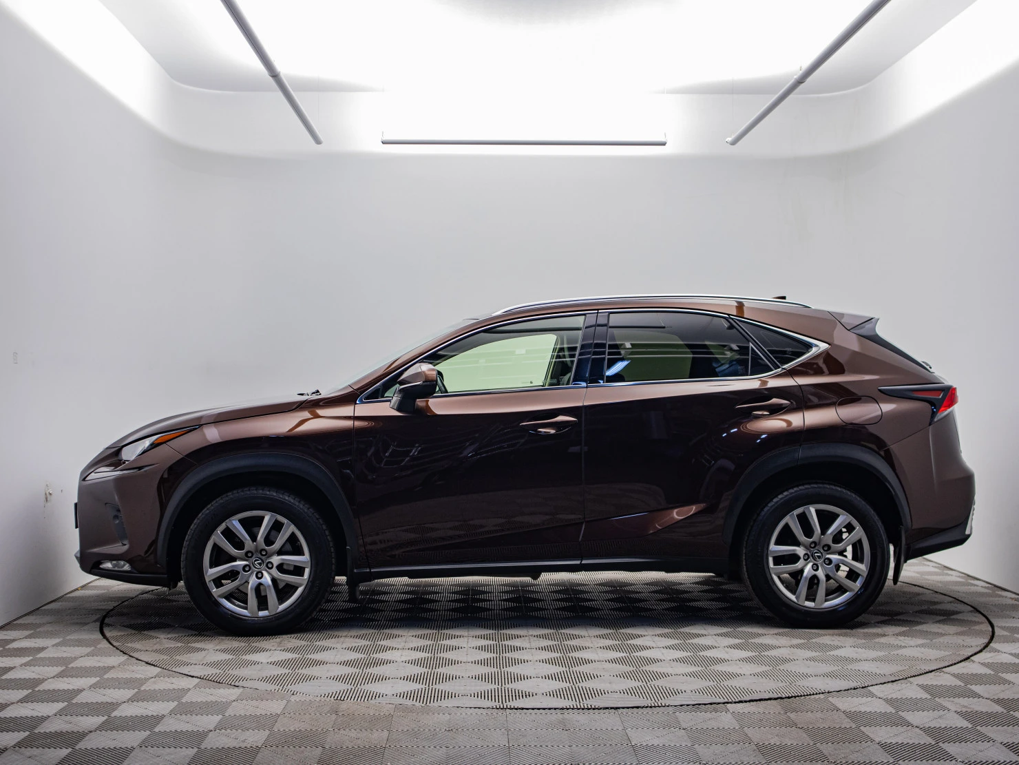 Lexus NX, 2018