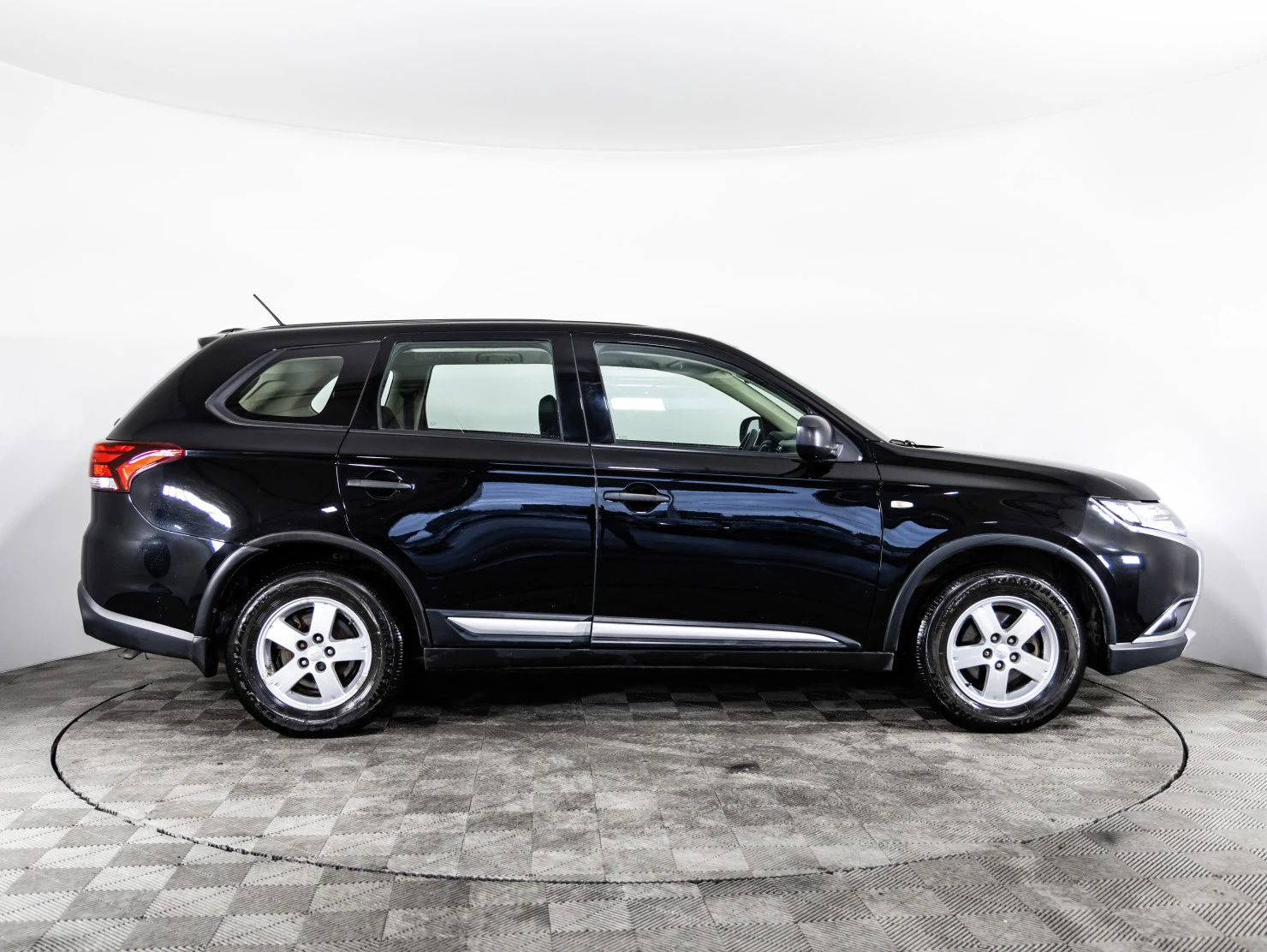 Mitsubishi OUTLANDER, 2016