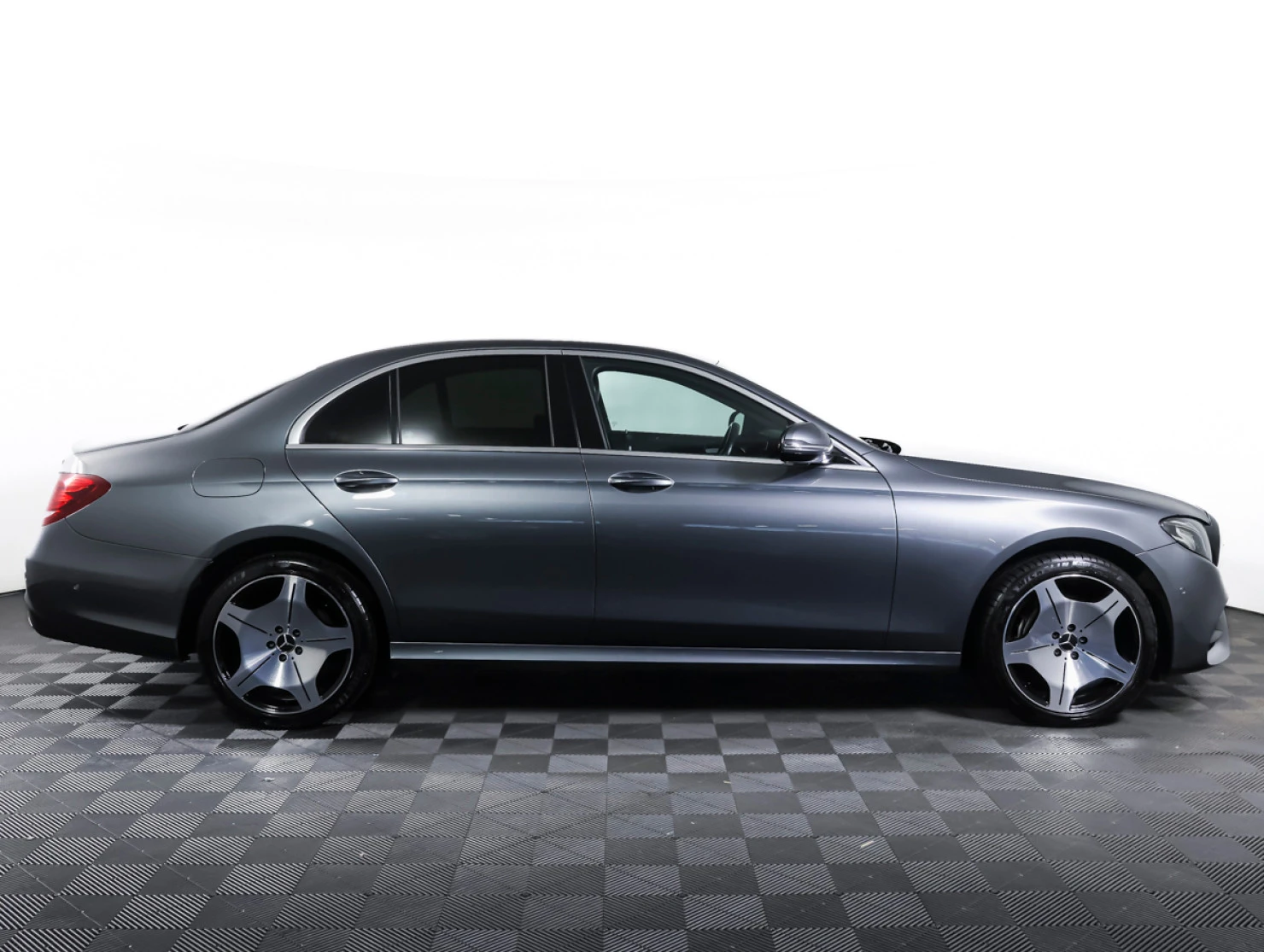 Mercedes-Benz E-Класс, 2019